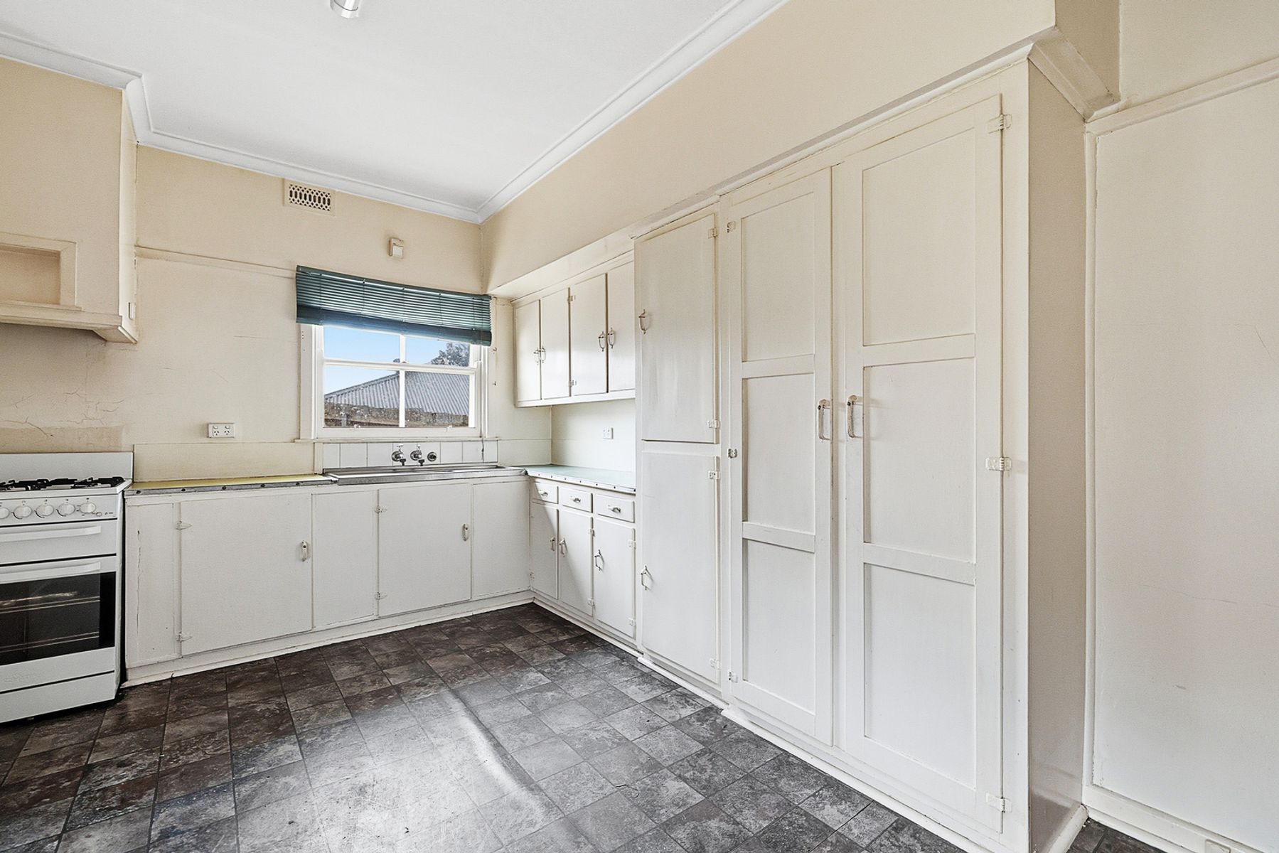 7 Queens Crescent, Bacchus Marsh VIC 3340, Bacchus Marsh - Thumbnail 2