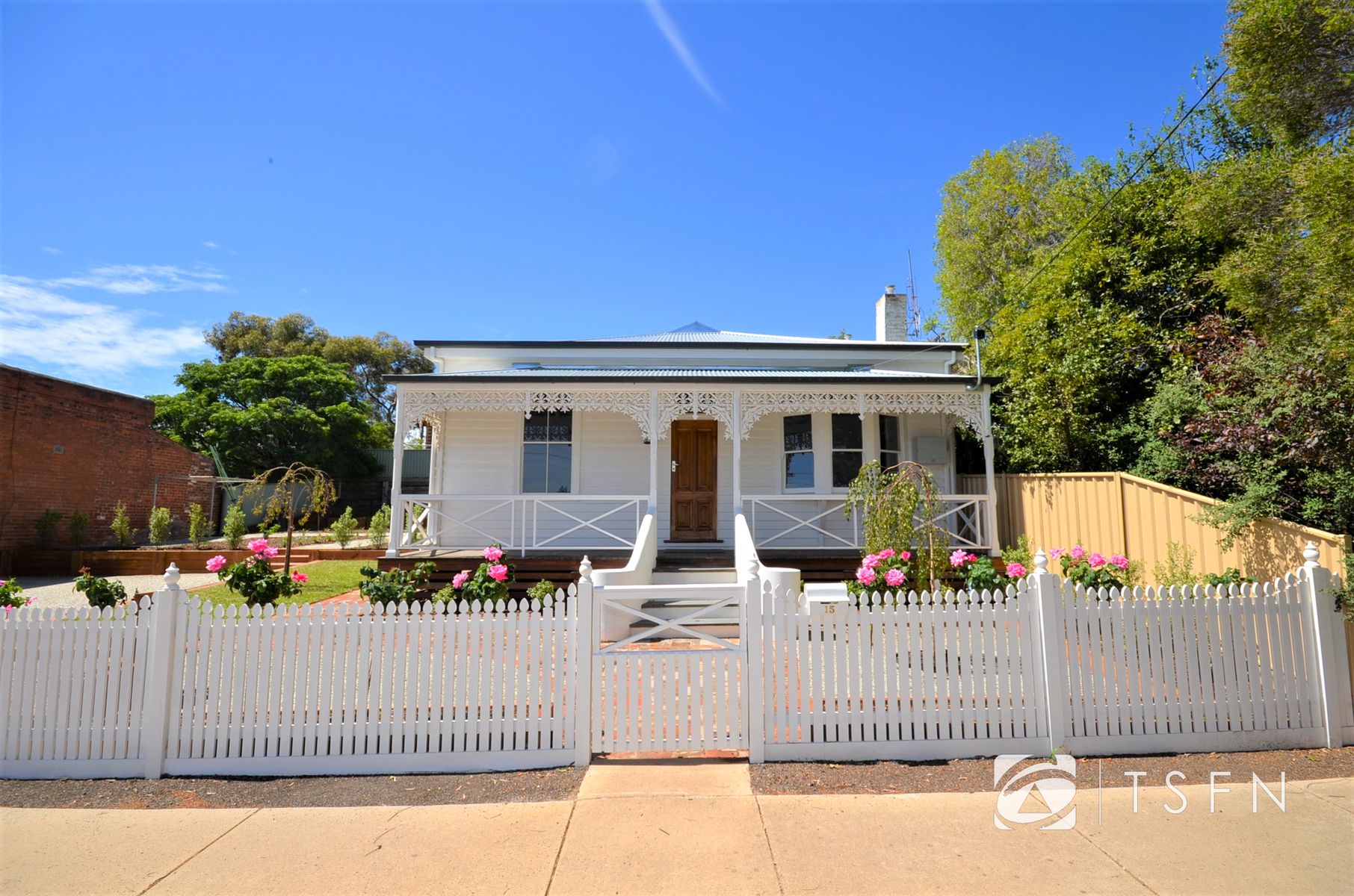 15 Horace Street, Quarry Hill VIC 3550