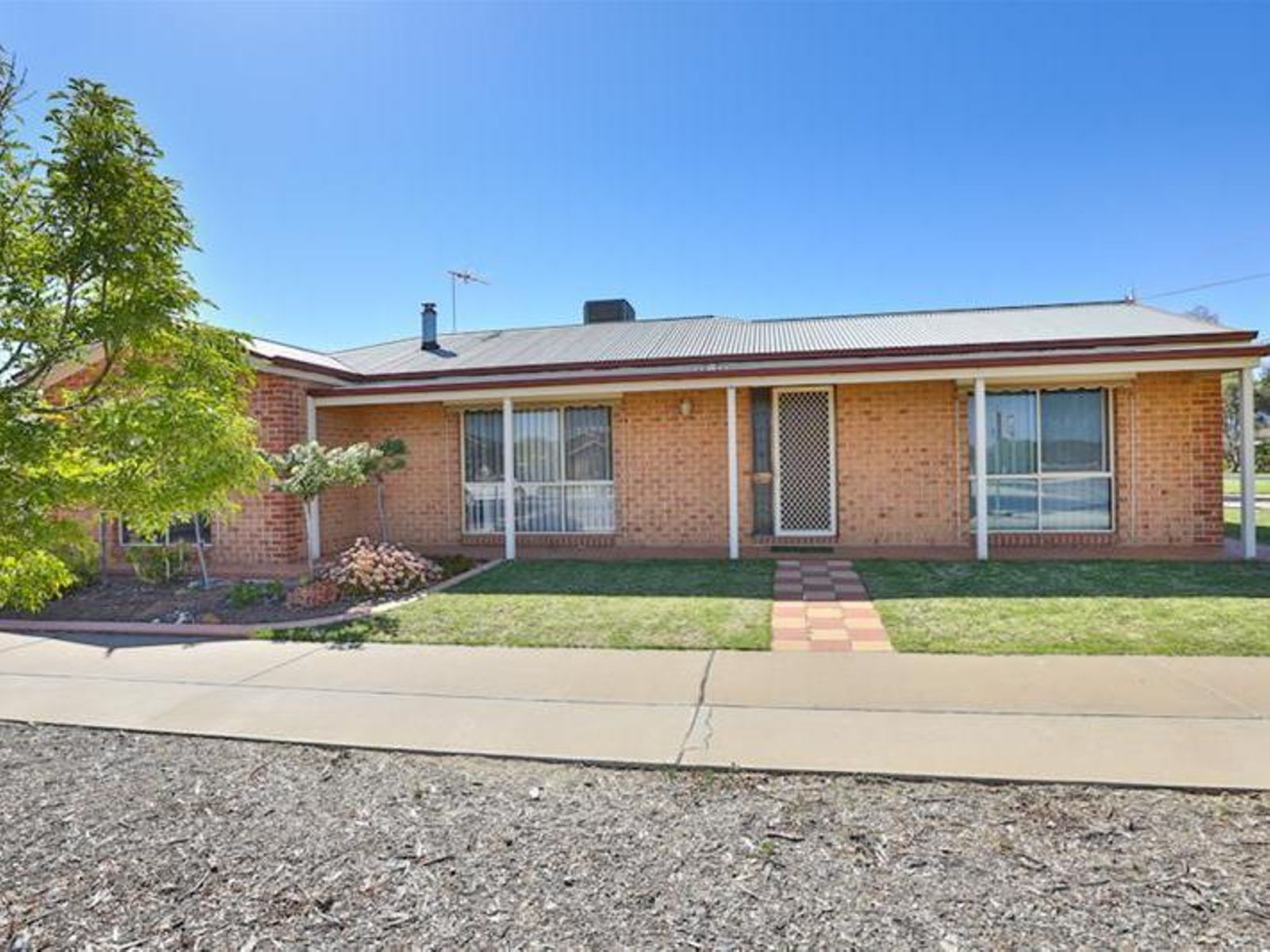 955 Fifteenth Street, Mildura - Thumbnail 2
