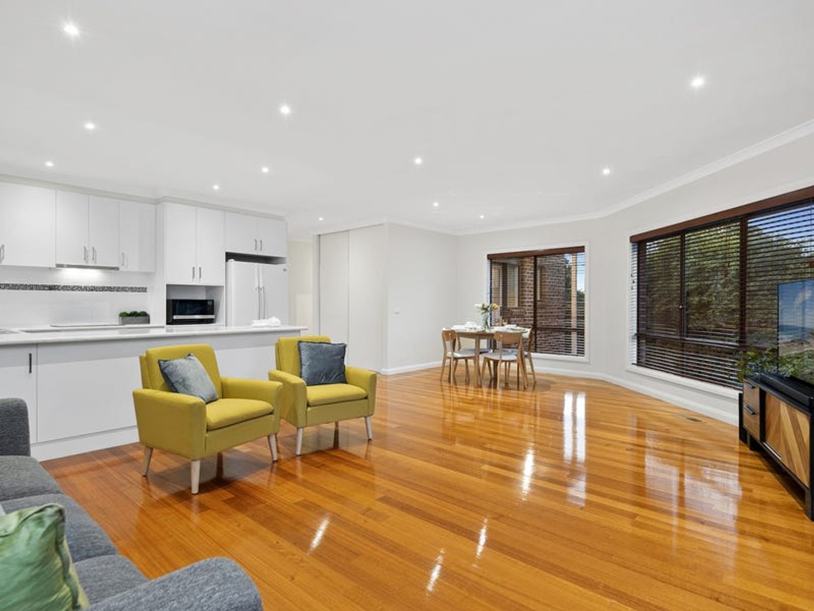 2/7 Aaran Close, Endeavour Hills, VIC 3802, Endeavour Hills - Thumbnail 2