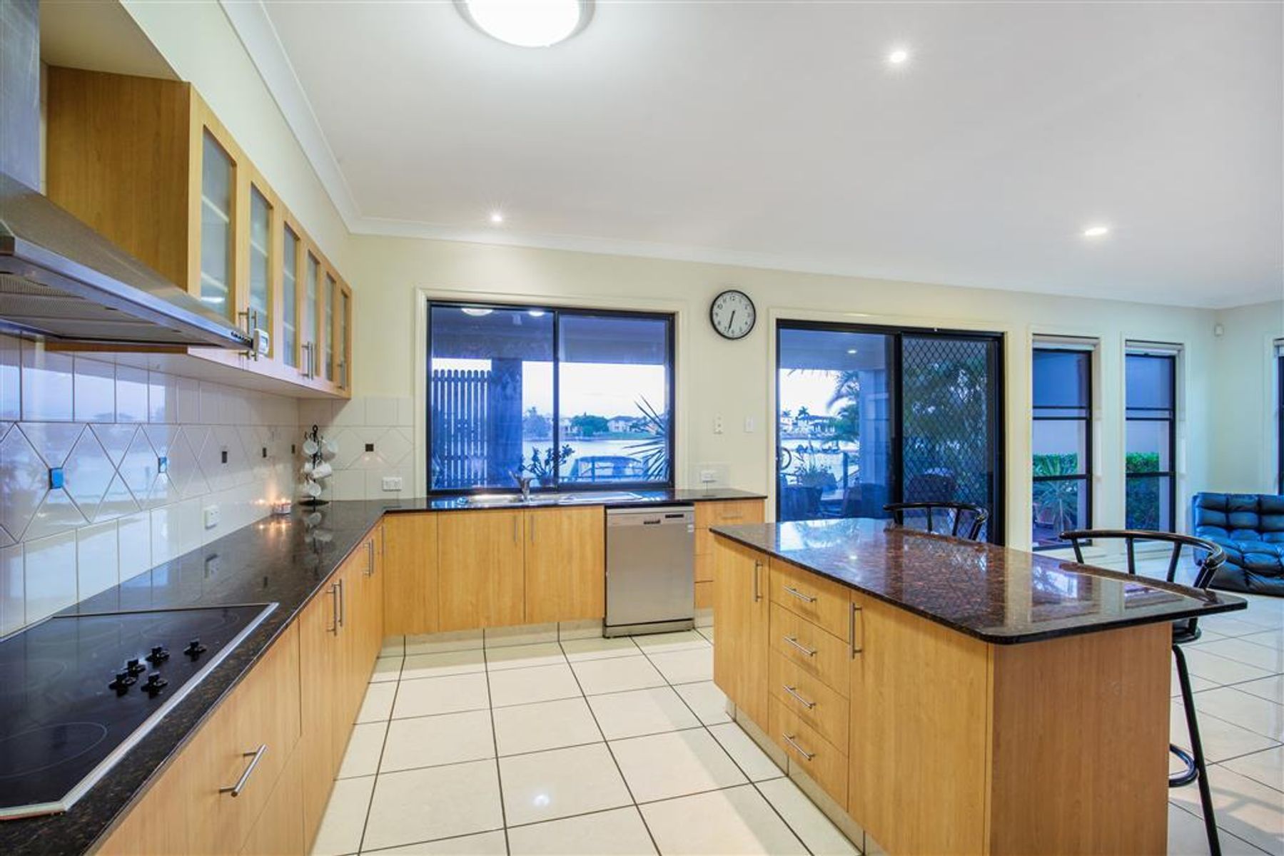 523 Oyster Cove Promenade, Helensvale, QLD 4212, Helensvale - Thumbnail 5