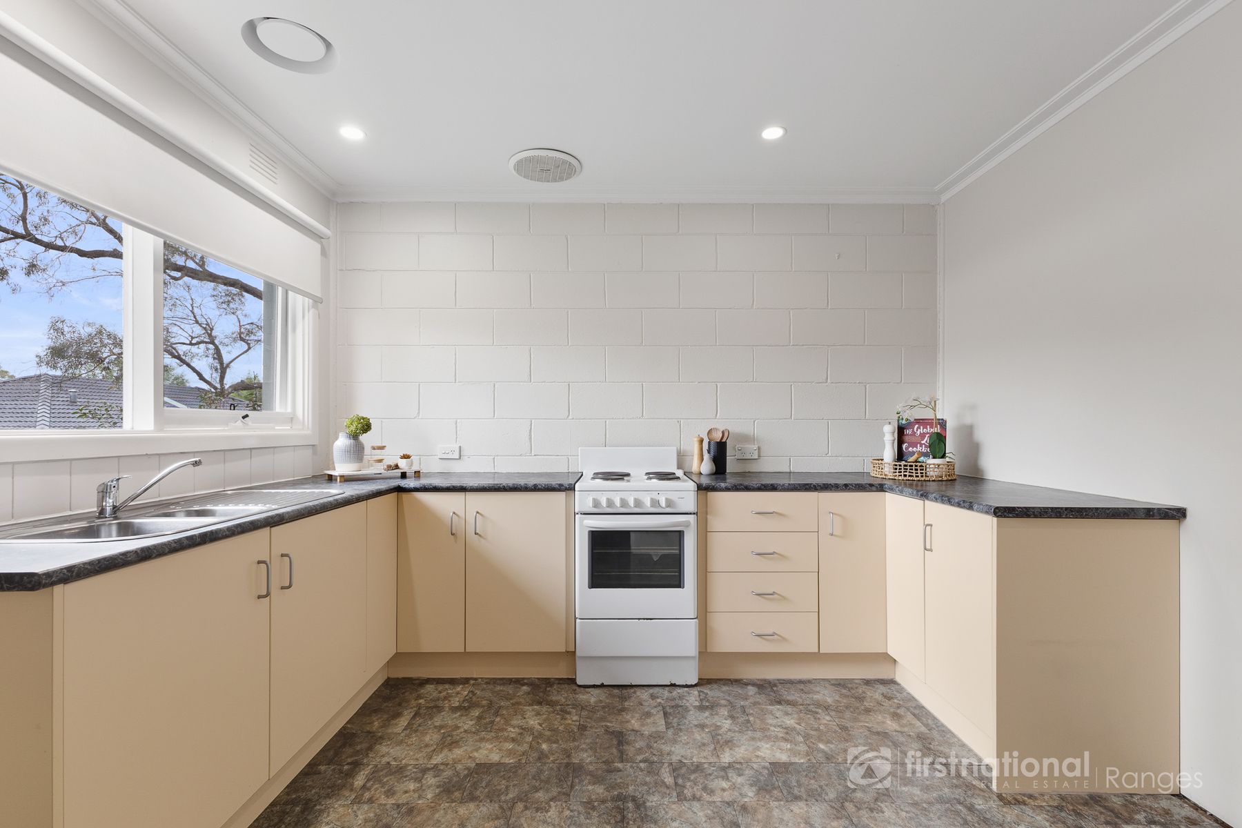 403 Forbidden, Bayswater - Thumbnail 2