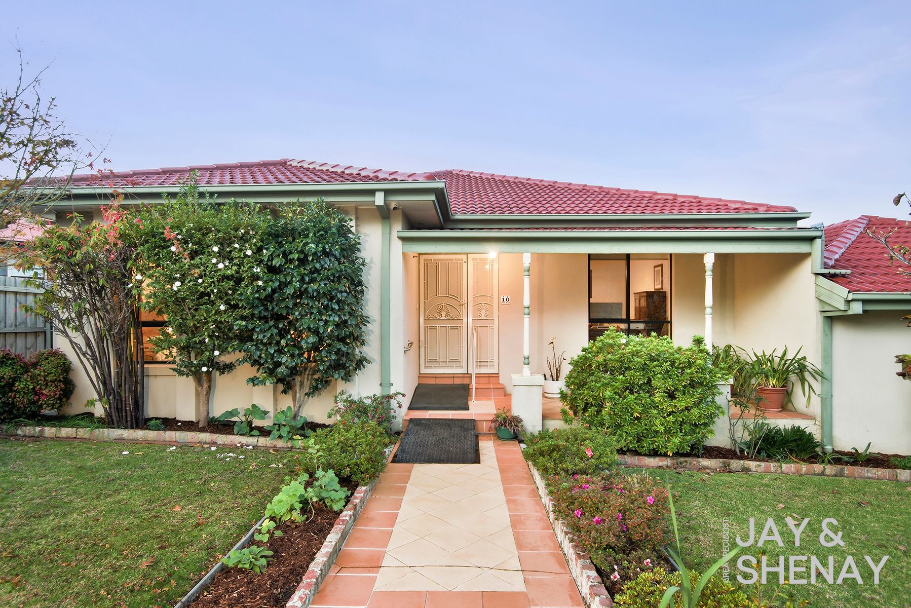 10 Renee Avenue, Endeavour Hills, Endeavour Hills - Thumbnail 2