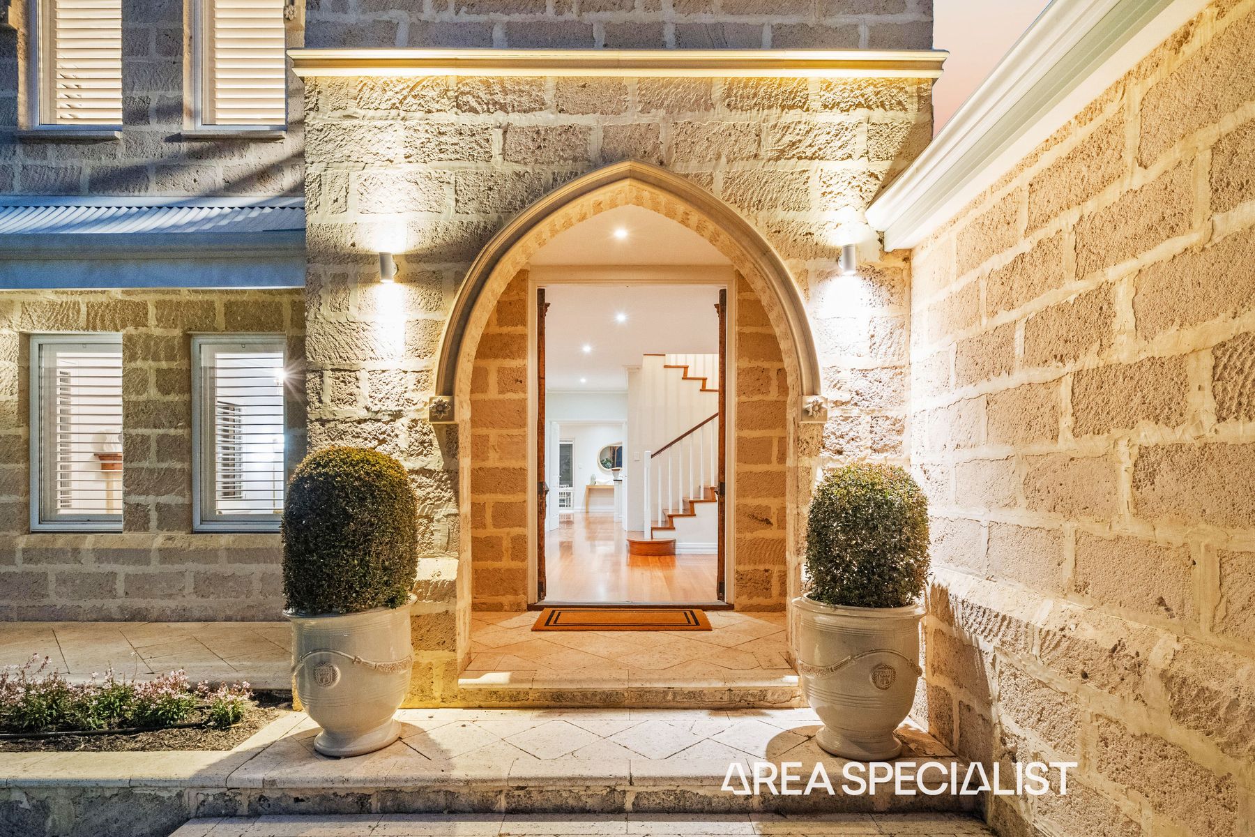 49 Glengariff Drive, Floreat, Floreat - Thumbnail 2