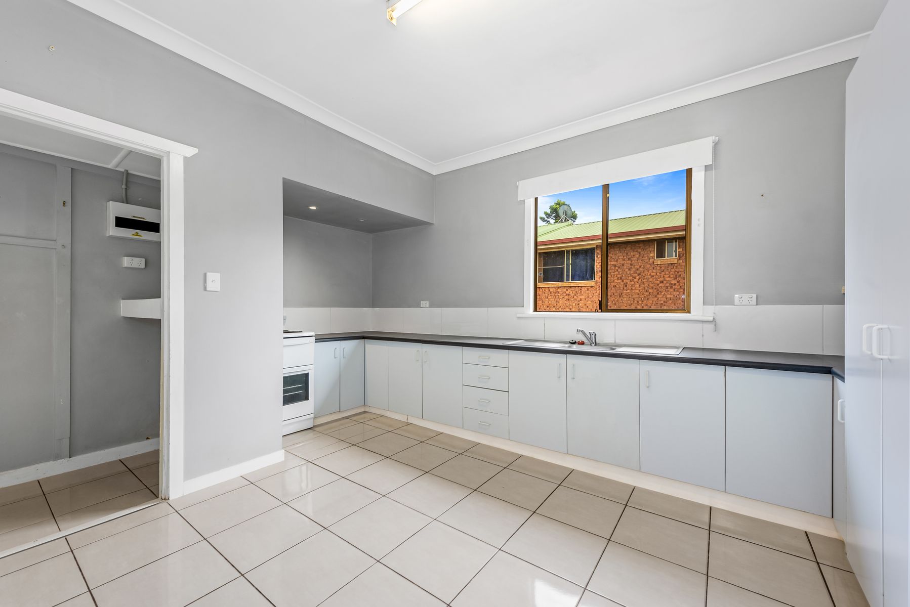 357 Tor Street, Wilsonton QLD 4350, Wilsonton - Thumbnail 2