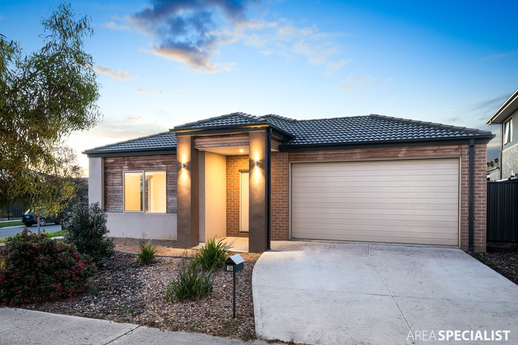 18 Nattai Street, Craigieburn, VIC 3064, Craigieburn - Thumbnail 2
