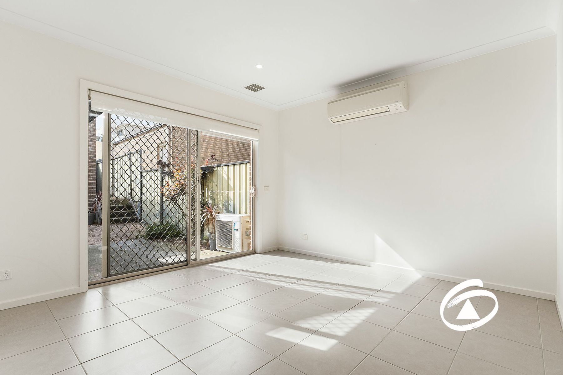 (WEB) 65 Atlantic Dr, Pakenham 3810 (5)