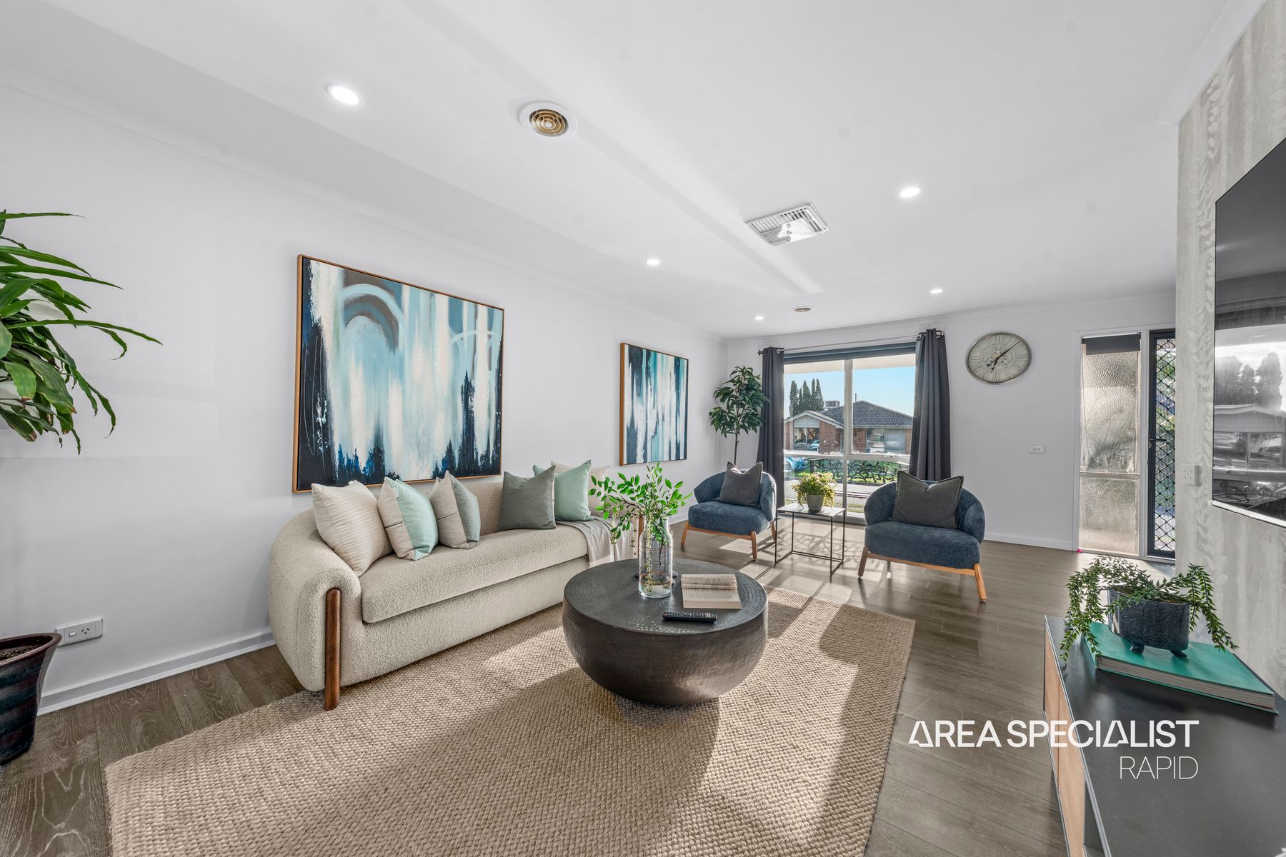 8 Porto Court, Cranbourne North, VIC 3977, Cranbourne North - Thumbnail 3