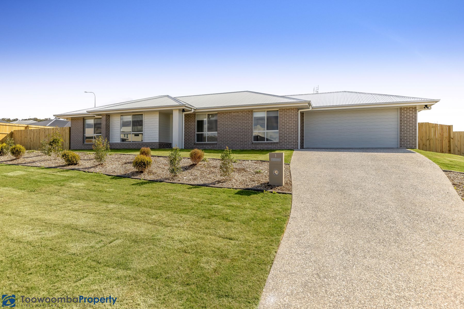 1 Clara May Street, Cotswold Hills QLD 4350