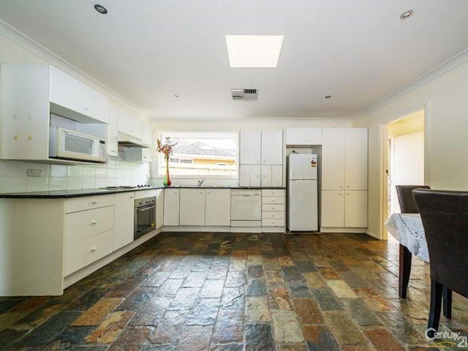 14 Brighton Street, Glen Waverley, VIC 3150, Glen Waverley - Thumbnail 2