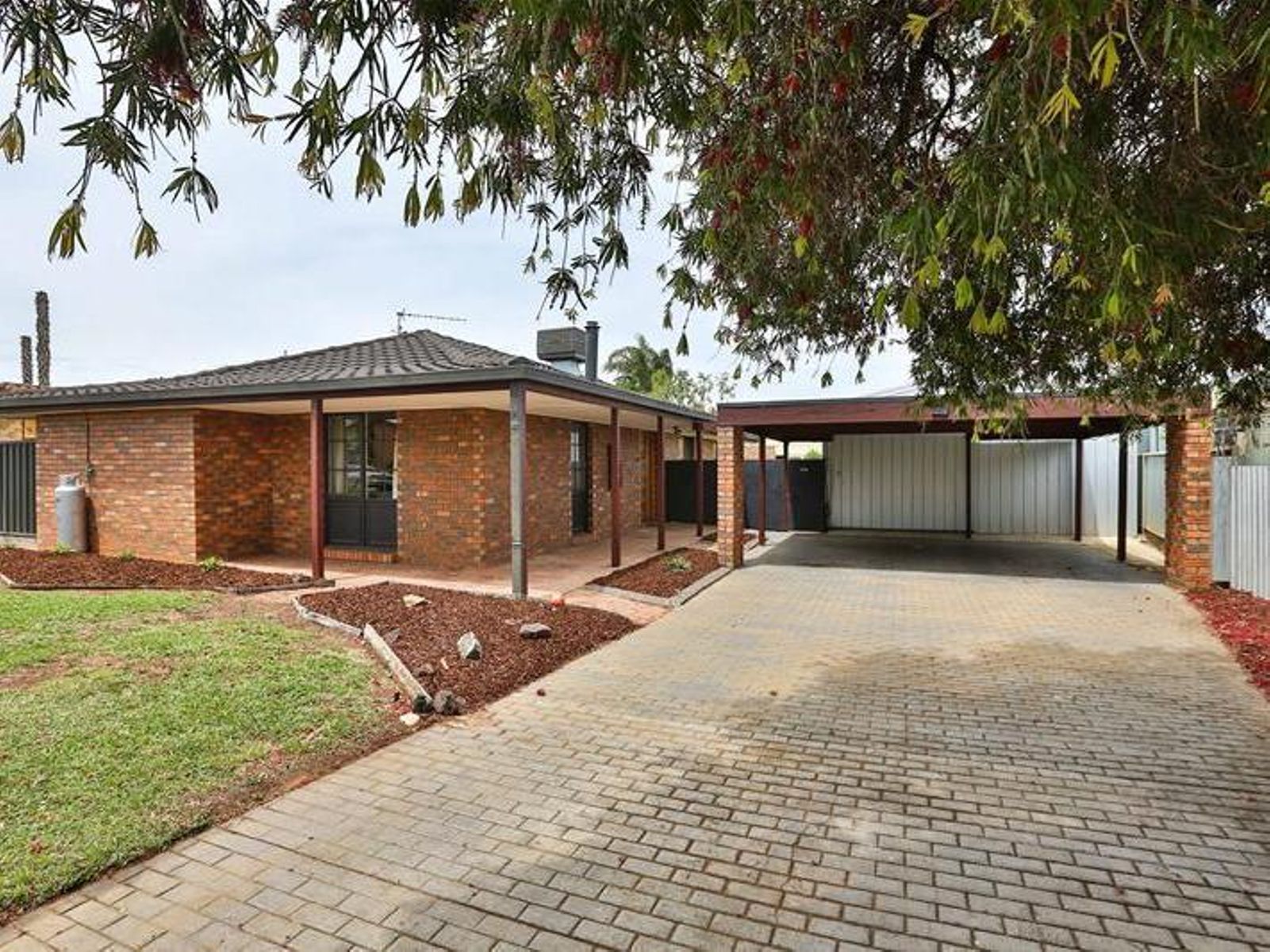 7 Sheridan Court