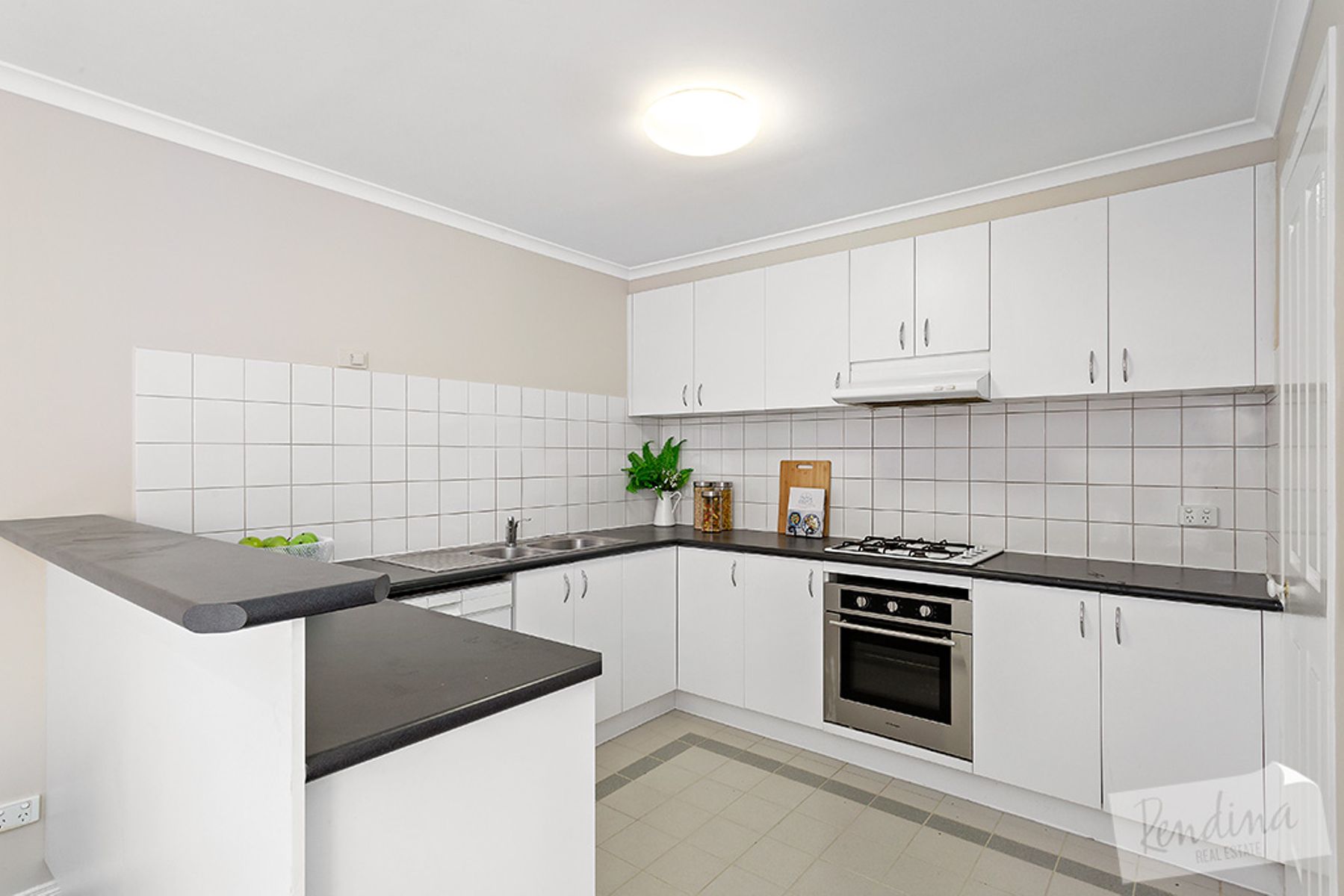 29 McNamara Mews, Kensington - Thumbnail 2