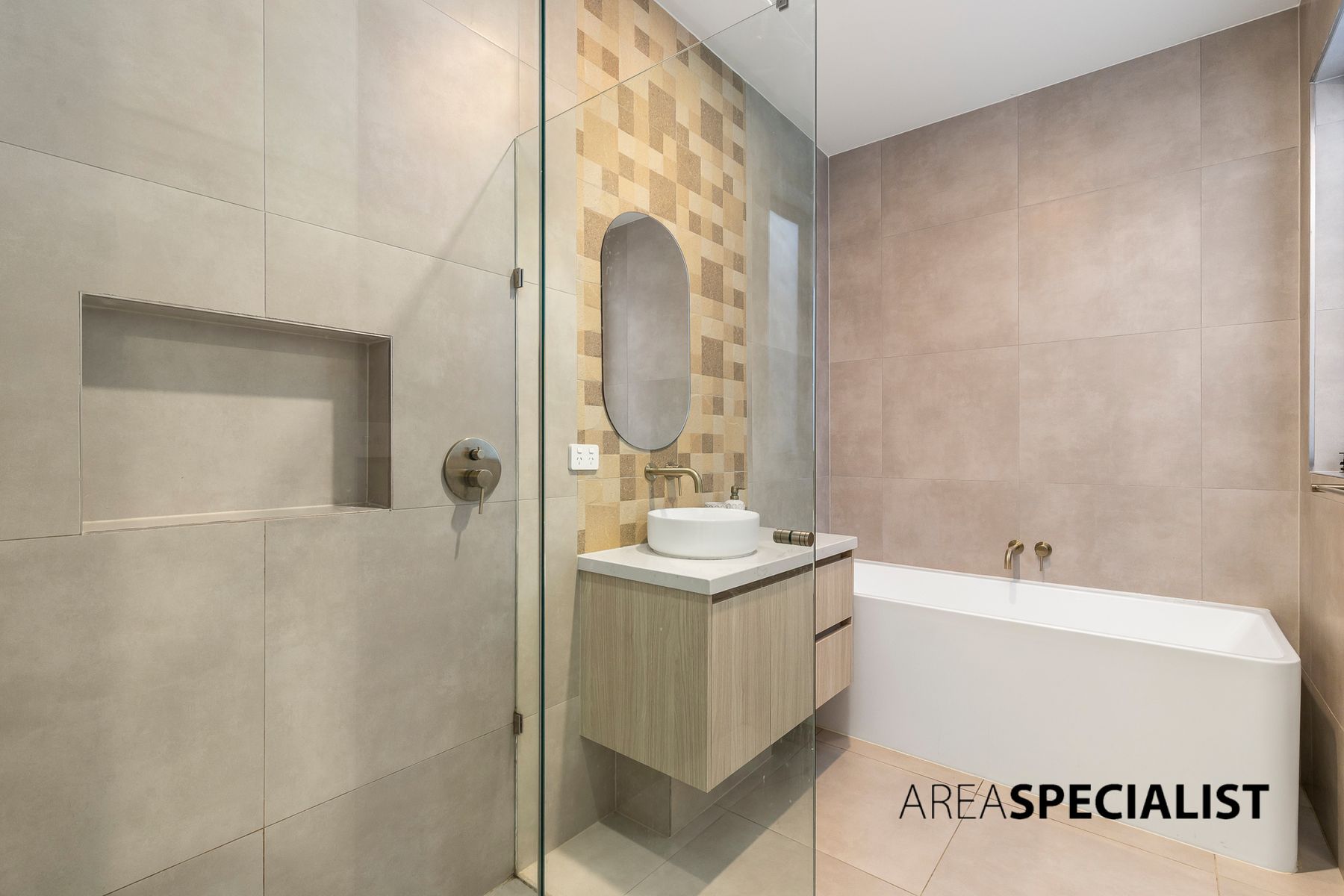 119 Bourbon Road, Cranbourne East, Cranbourne East - Thumbnail 6
