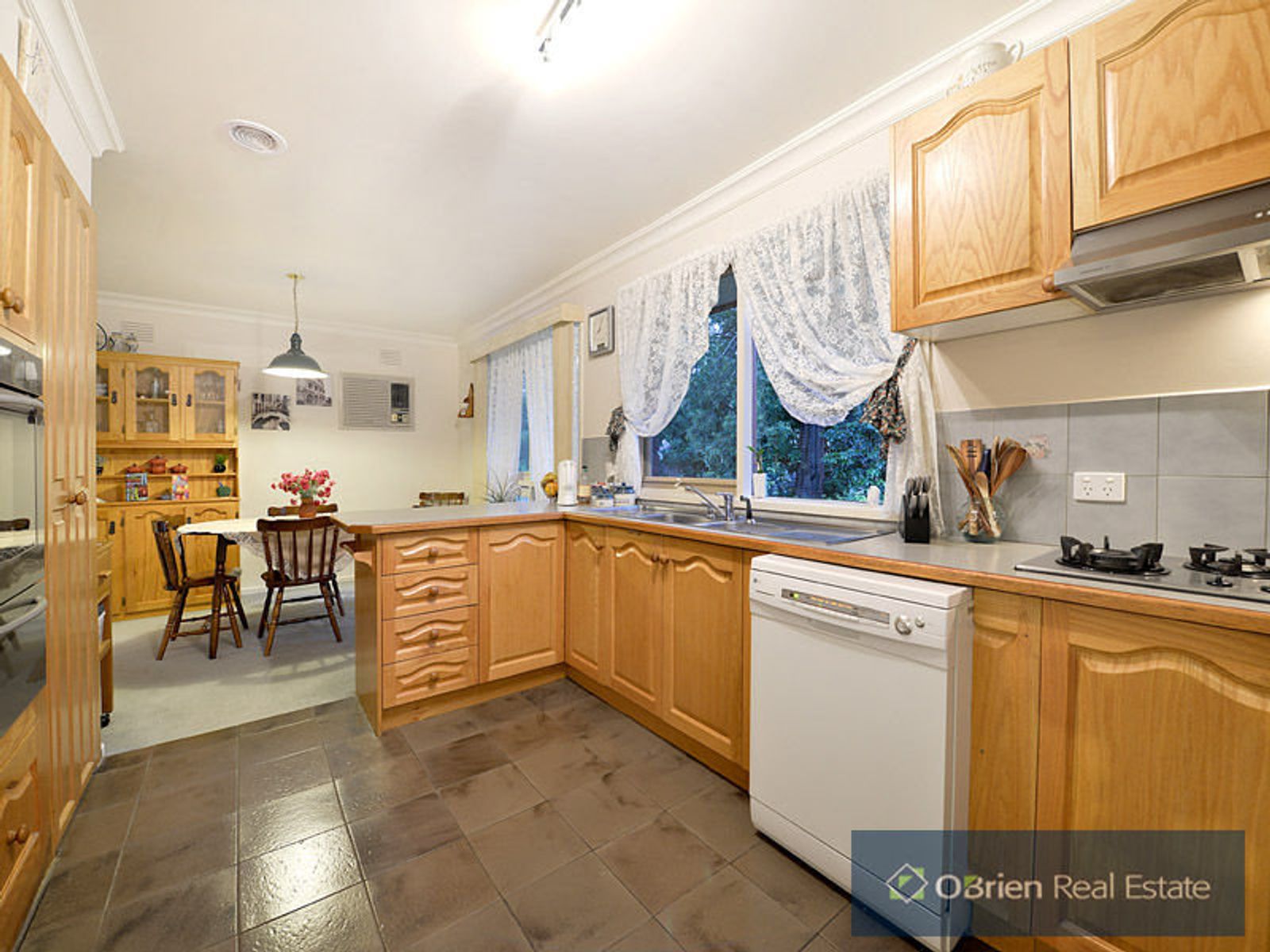 4 Huon Road, Belgrave Heights, VIC 3160, Belgrave Heights - Thumbnail 3