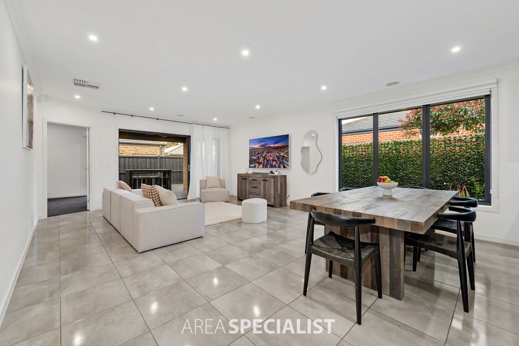 44 Quarters Boulevard, Cranbourne West, VIC 3977, Cranbourne West - Thumbnail 6
