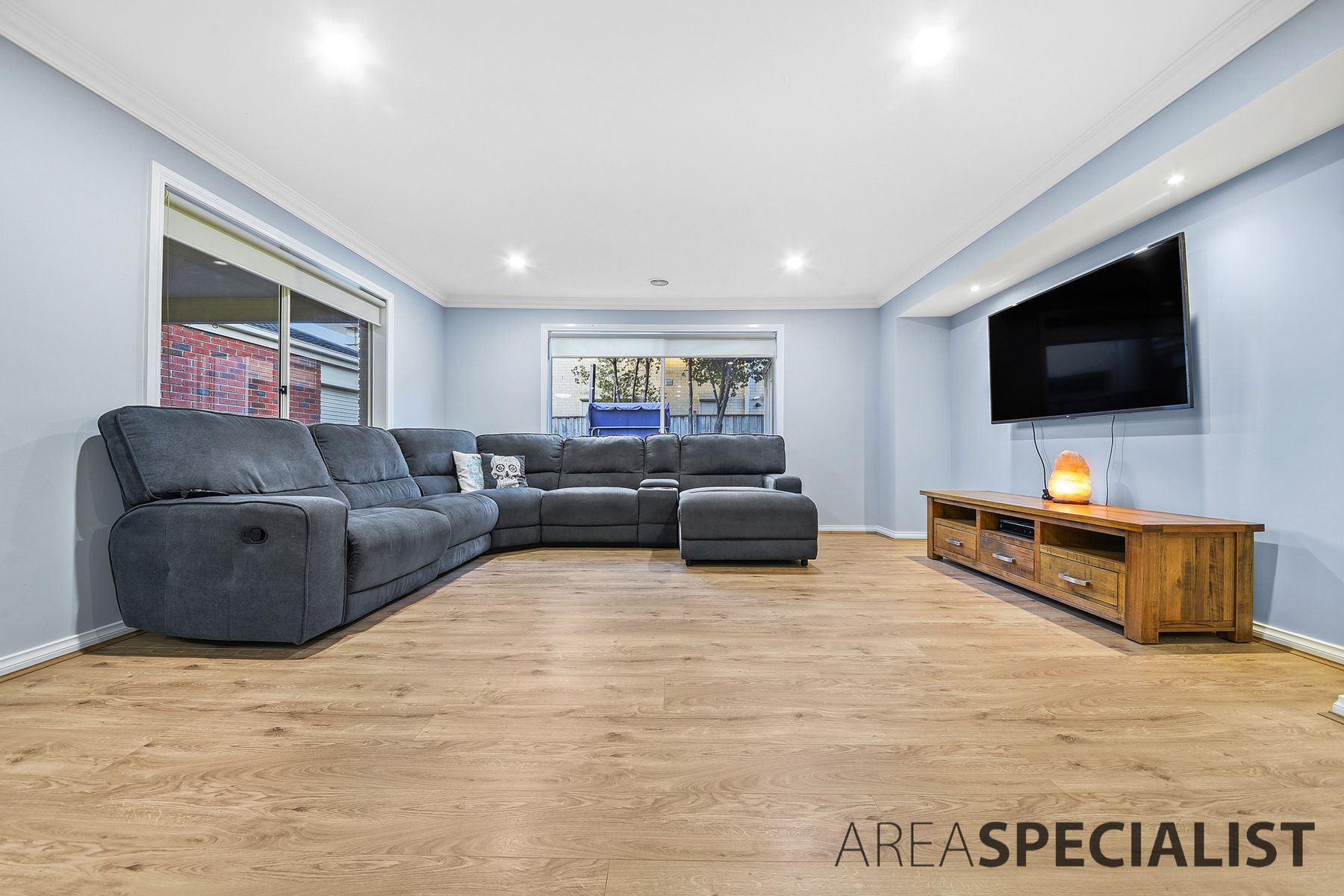 8 Boronia Avenue, Cranbourne, VIC 3977, Cranbourne - Thumbnail 2