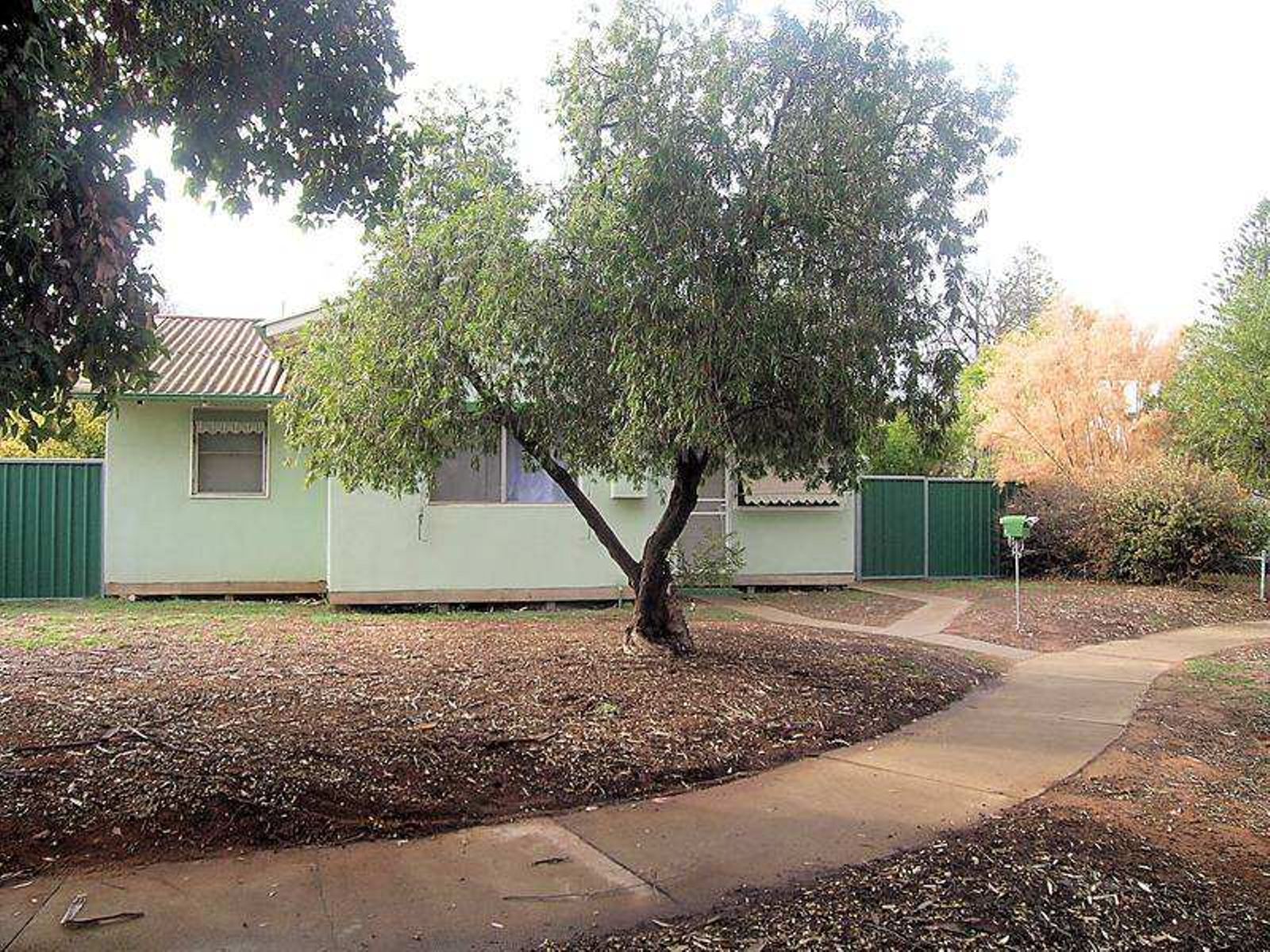 31 Westcliffs Crescent