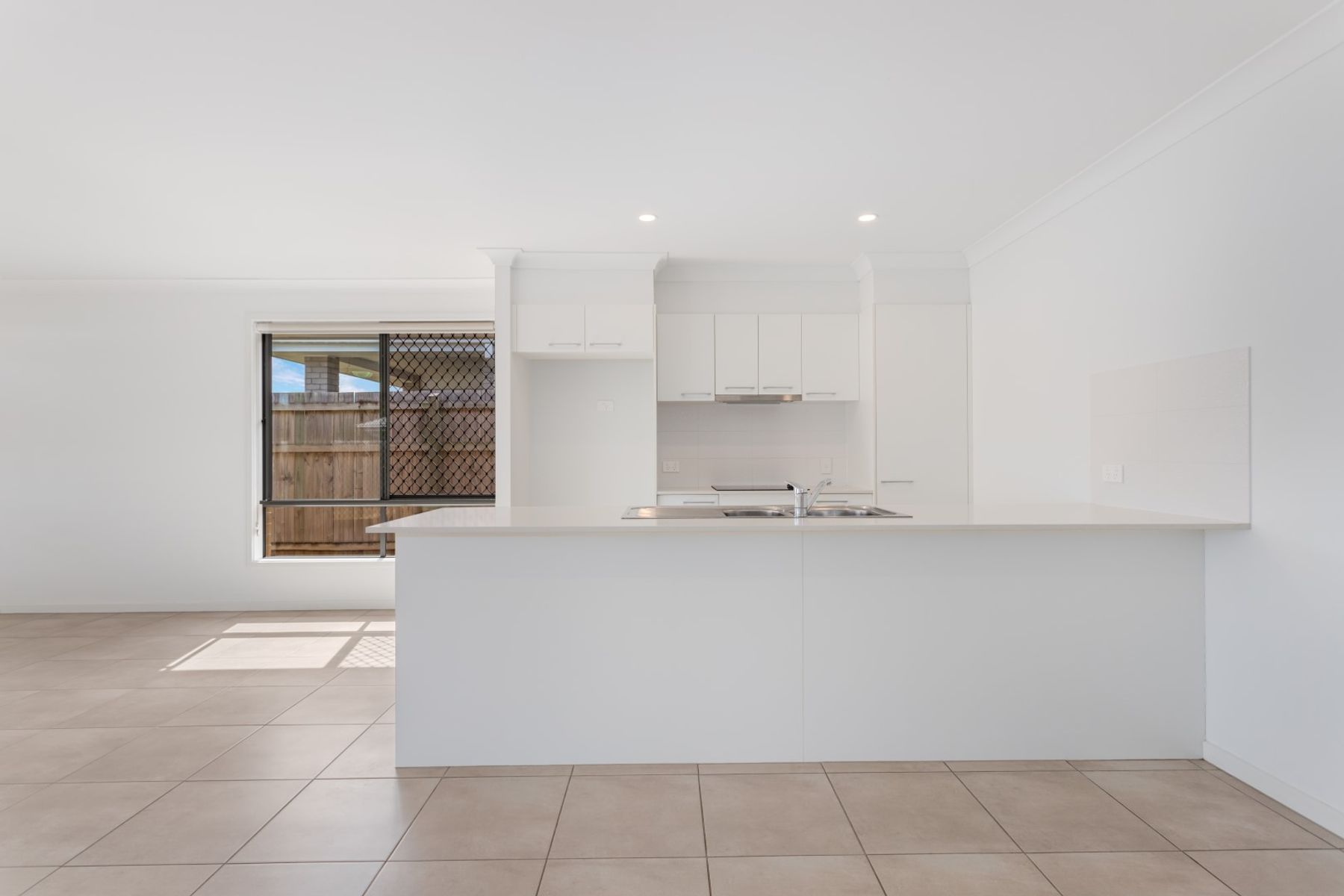 23 White Rock Drive, Redbank Plains QLD 4301, Redbank Plains - Thumbnail 2