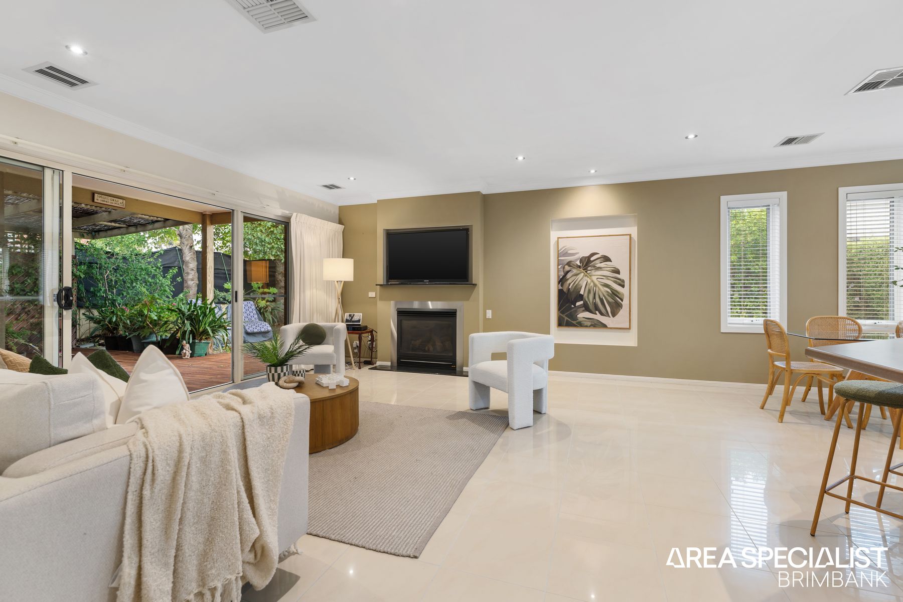 203 Cairnlea Drive, Cairnlea, VIC 3023, Cairnlea - Thumbnail 4