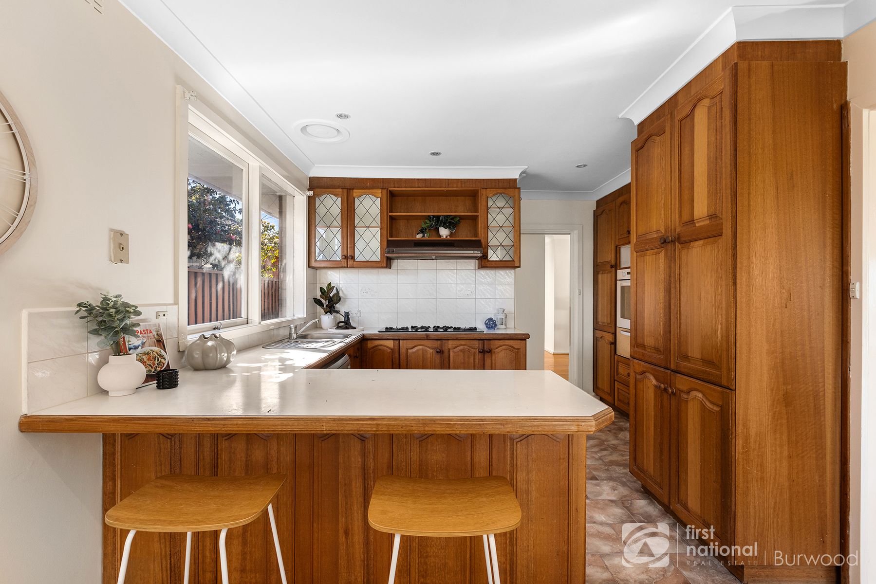 2 Oxley Close, Glen Waverley VIC 3150, Glen Waverley - Thumbnail 4