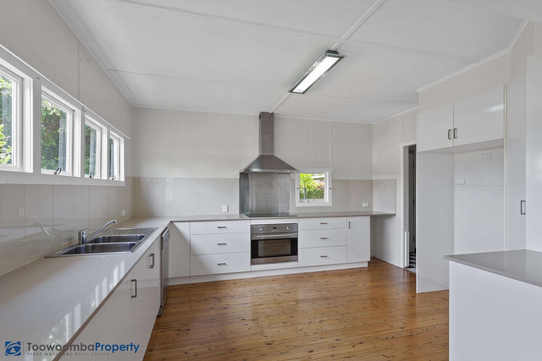 86 Holberton Street, Newtown QLD 4350, Newtown - Thumbnail 2