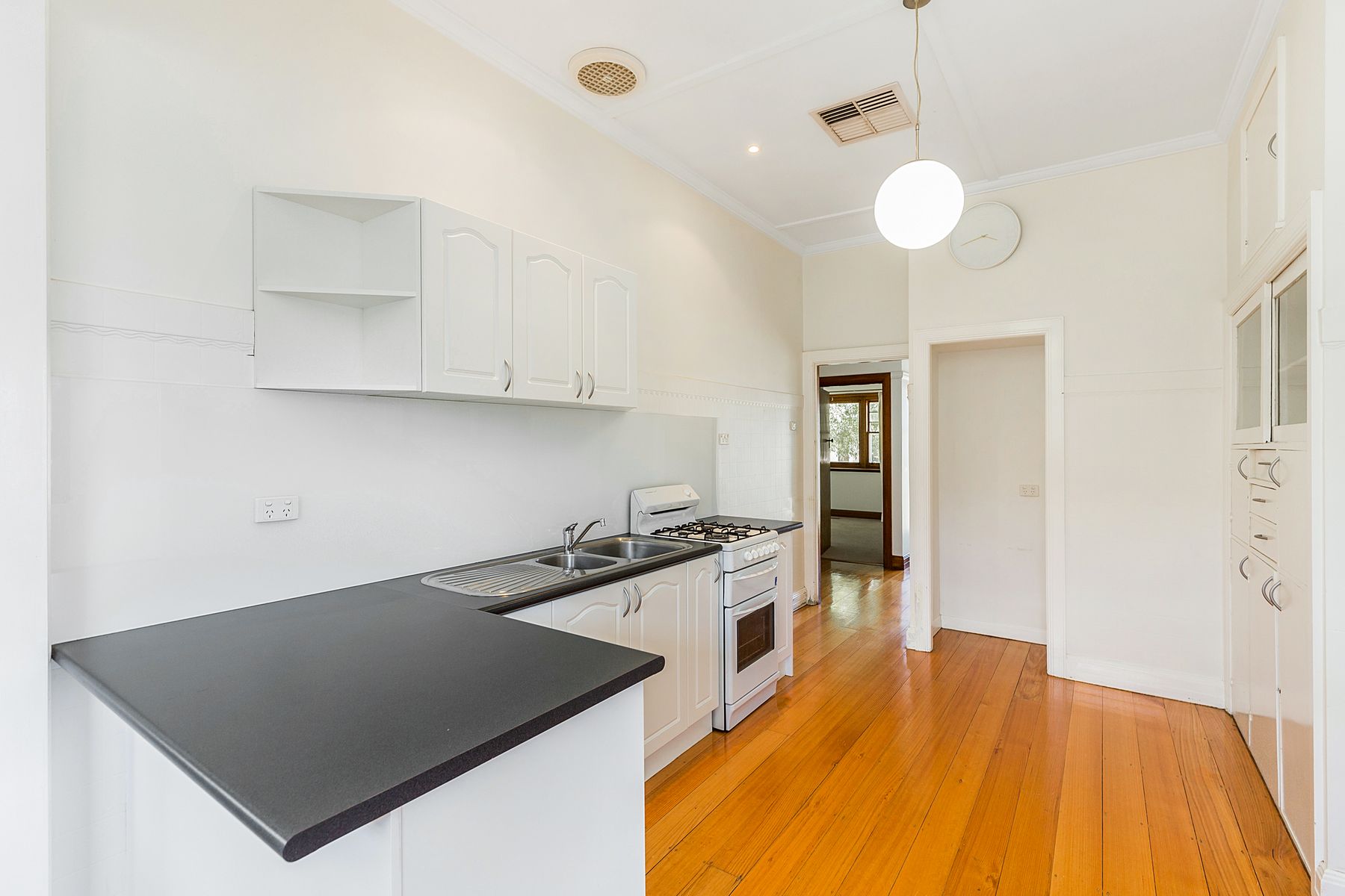 6 Patrick Street, Kennington VIC 3550, Kennington - Thumbnail 2