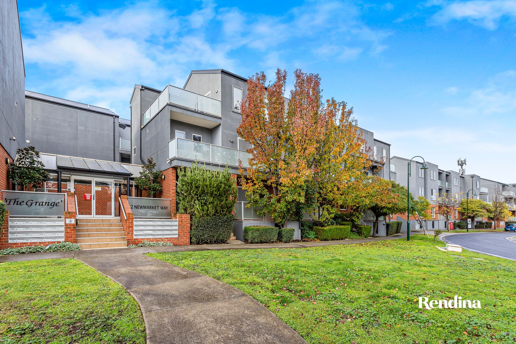 4/2 Newmarket Way, Flemington - Image 1