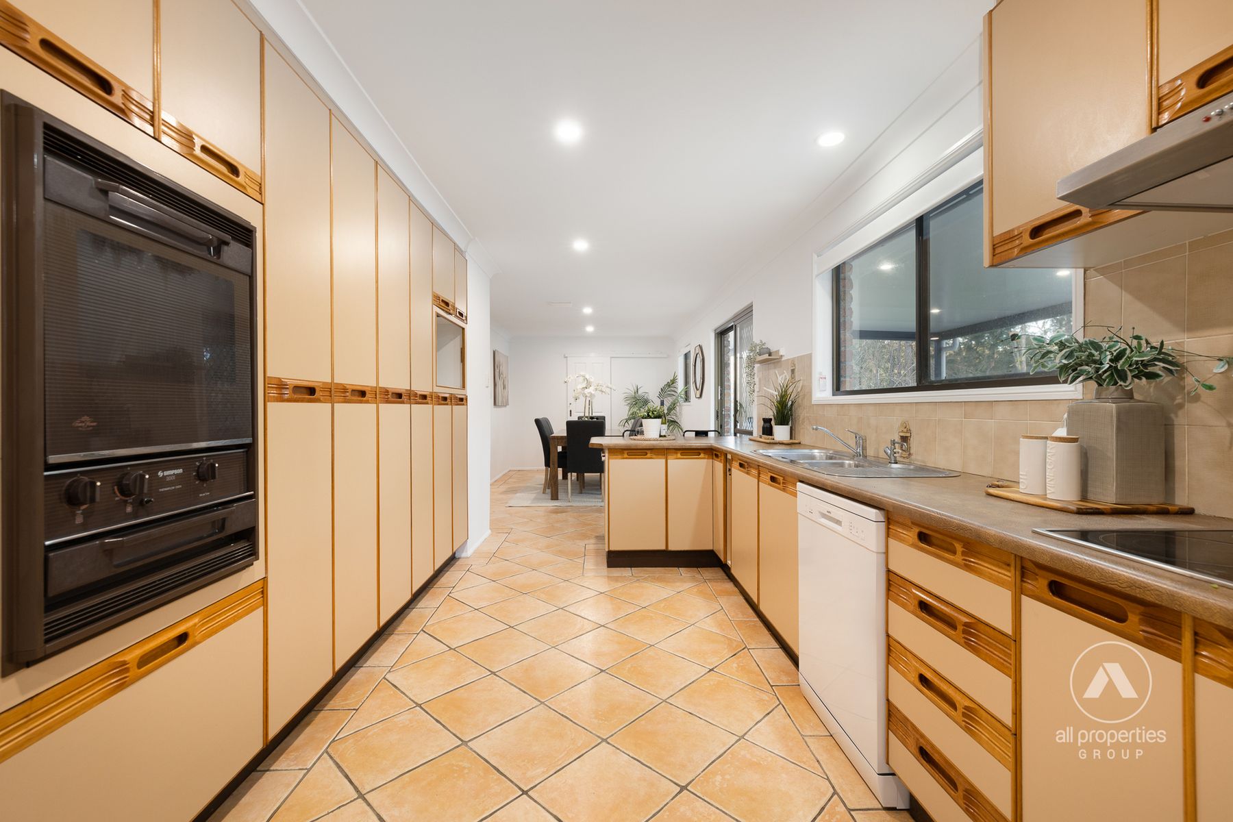 10 Endeavour Court, Park Ridge QLD 4125, Park Ridge - Thumbnail 5