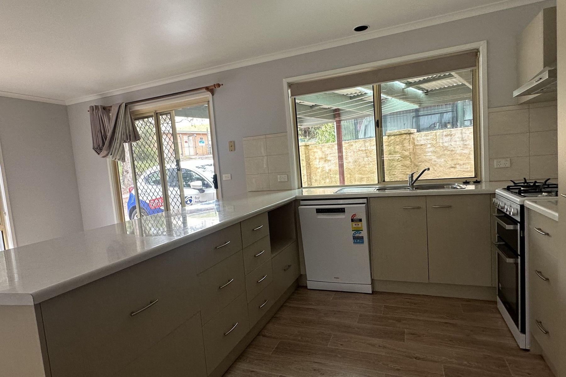 82A Ocean View Parade, Lakes Entrance VIC 3909, Lakes Entrance - Thumbnail 2