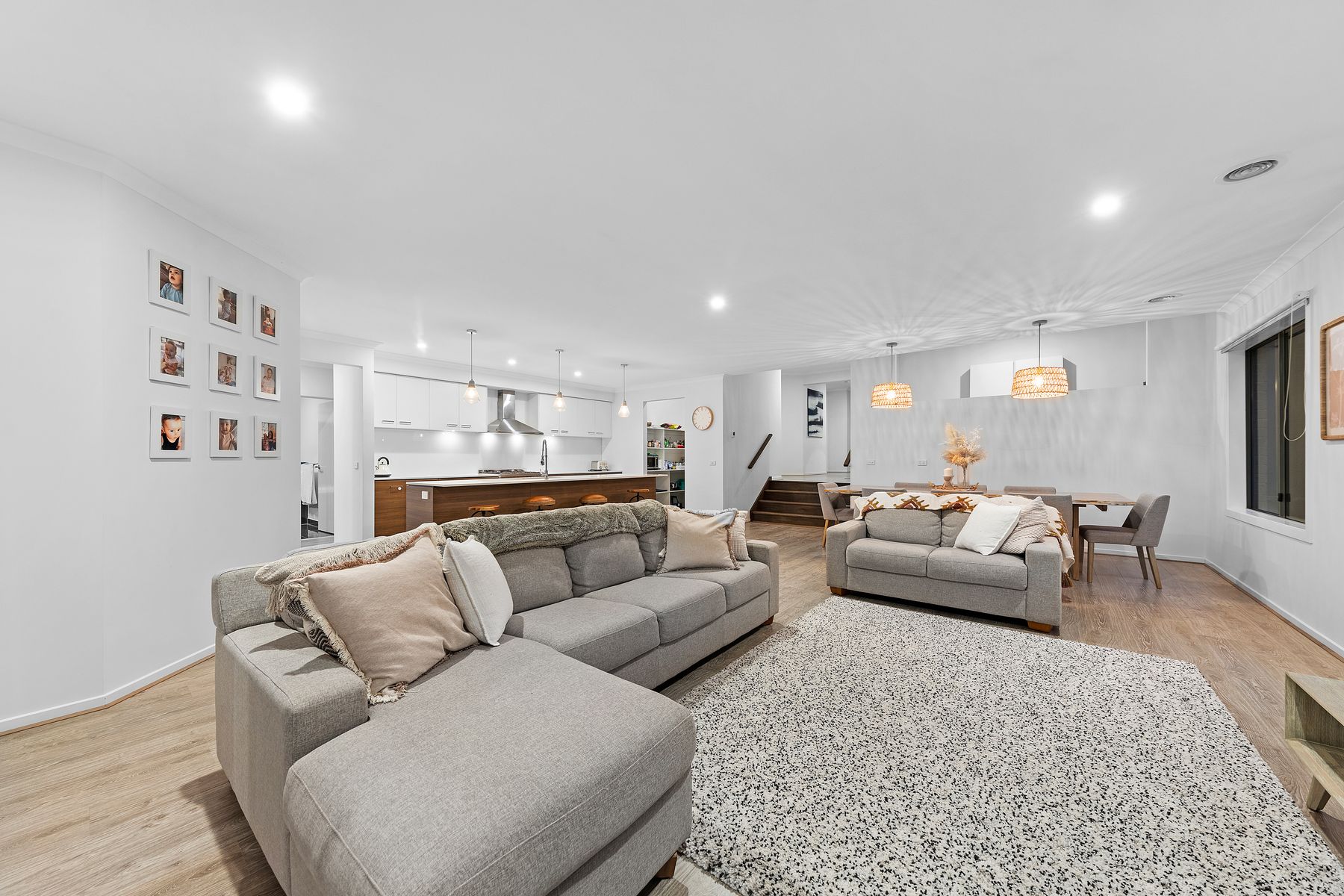 14 Grattan Way, Pakenham, VIC 3810, Pakenham - Thumbnail 7