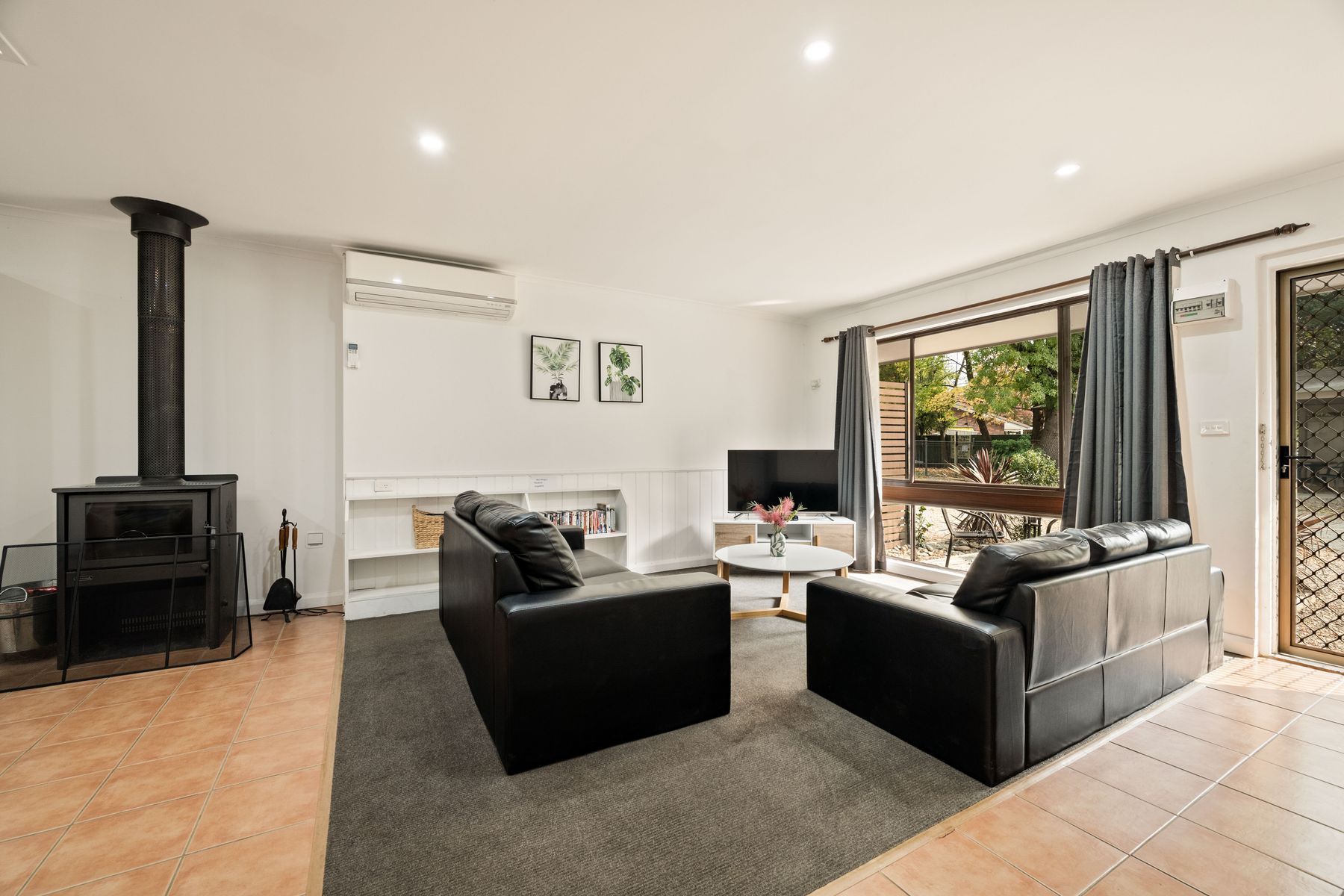 2/12 Gavan Street, Bright VIC 3741, Bright - Thumbnail 2