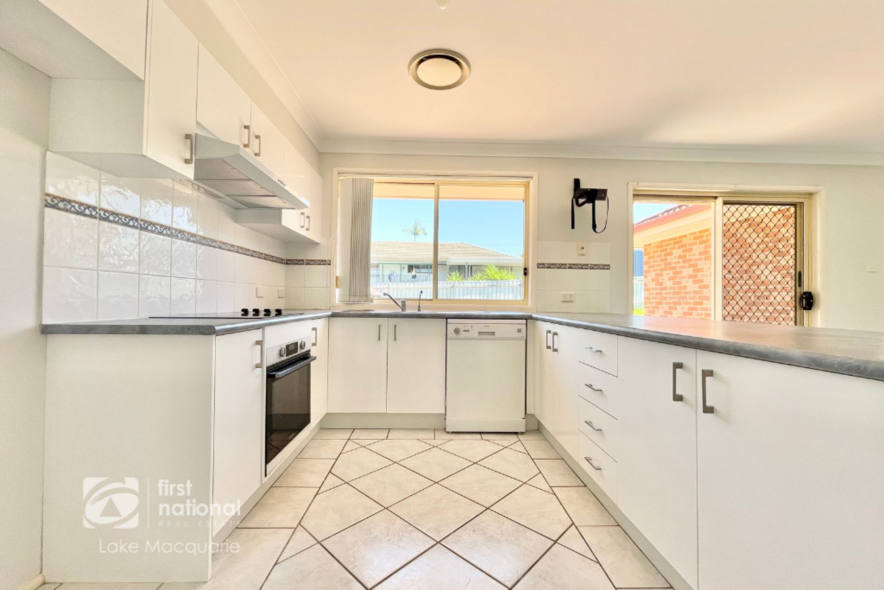 14 The Broadway, Killingworth NSW 2278, Killingworth - Thumbnail 2