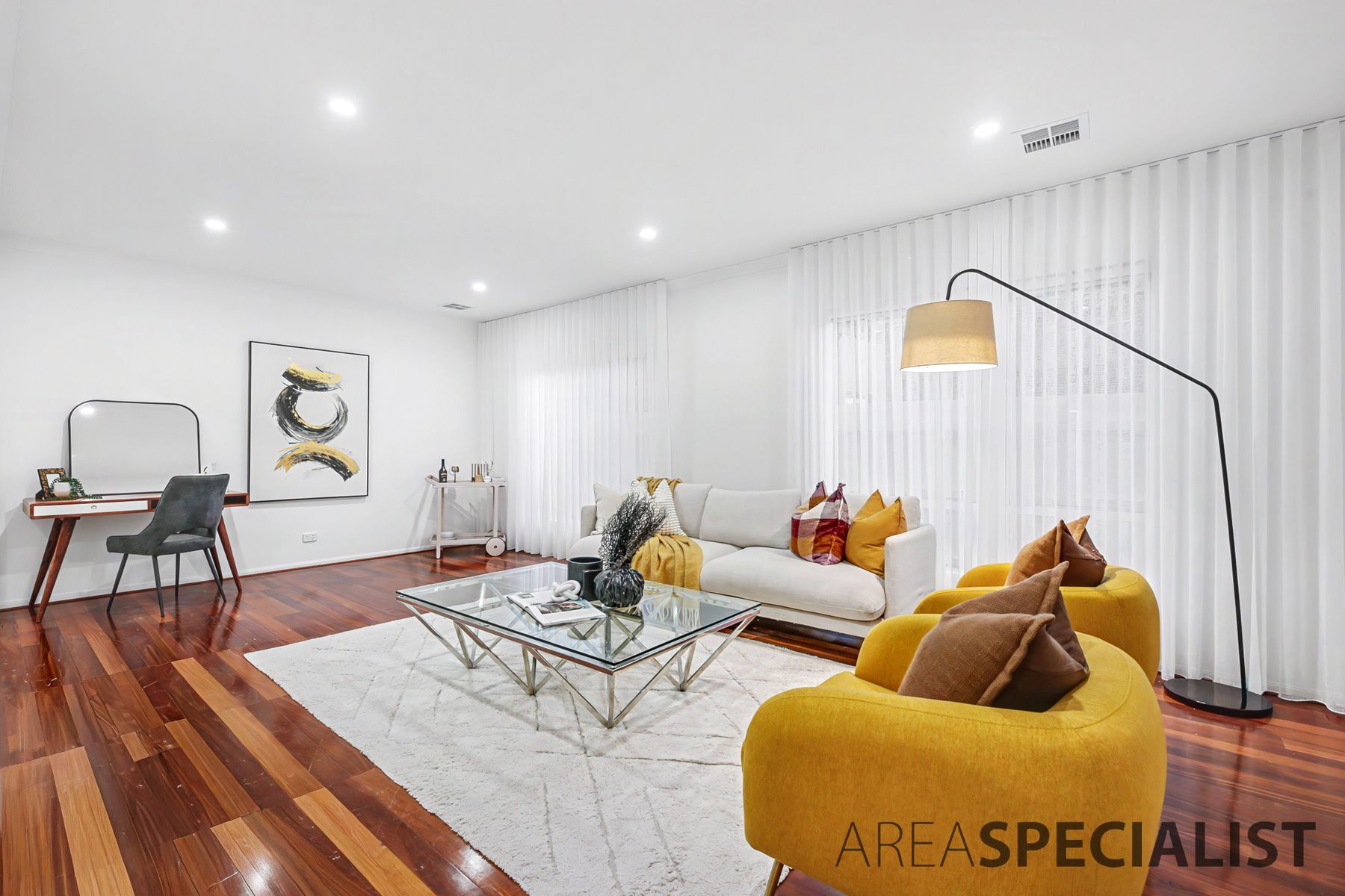 67 Elliott Parade, Lynbrook, Lynbrook - Thumbnail 6