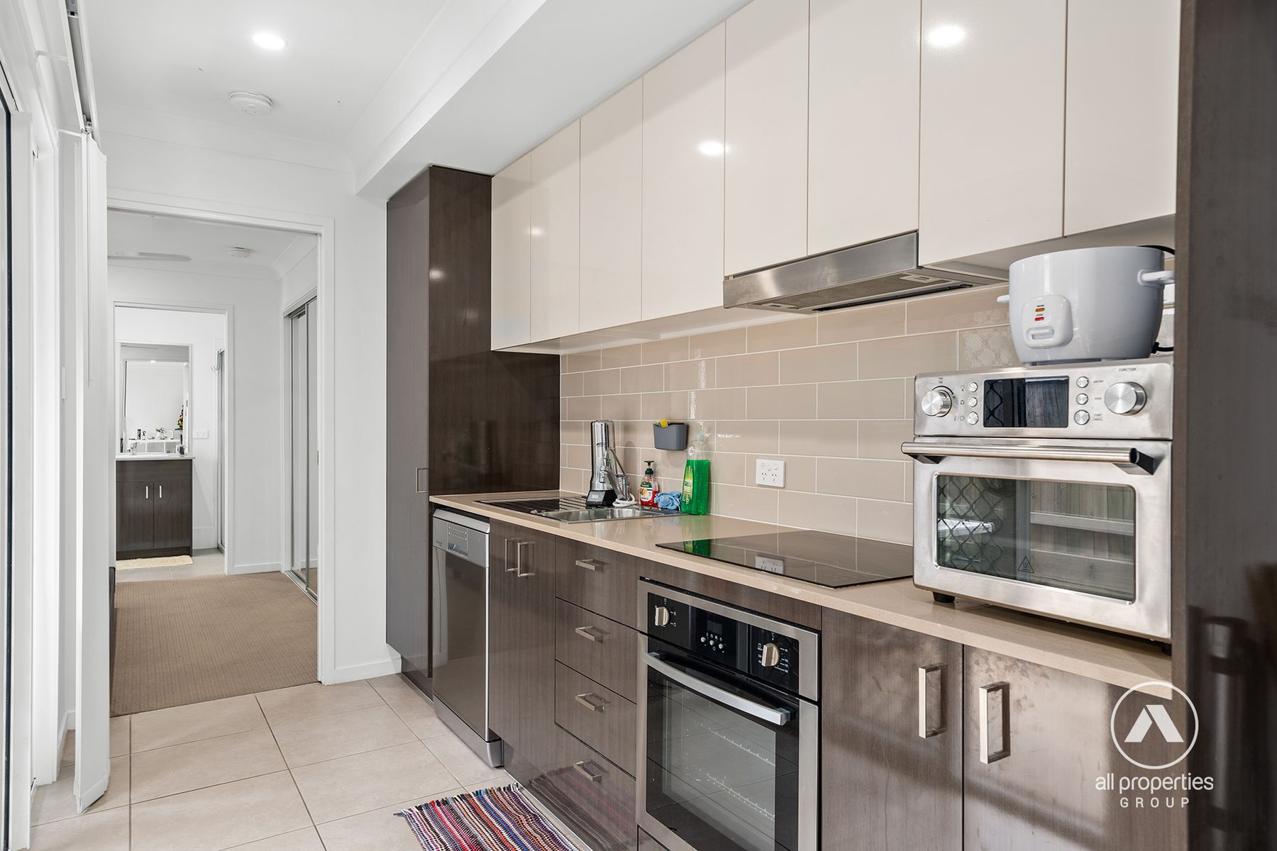 10 Hobson Place, Boronia Heights QLD 4124, Boronia Heights - Thumbnail 2