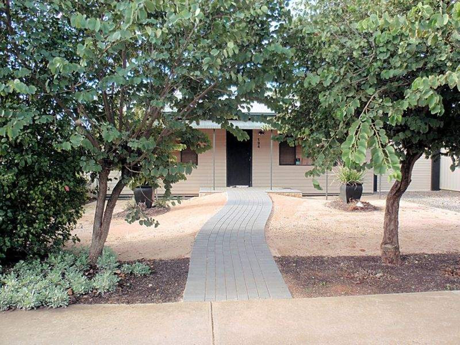 194 Thirteenth Street, Mildura - Thumbnail 2