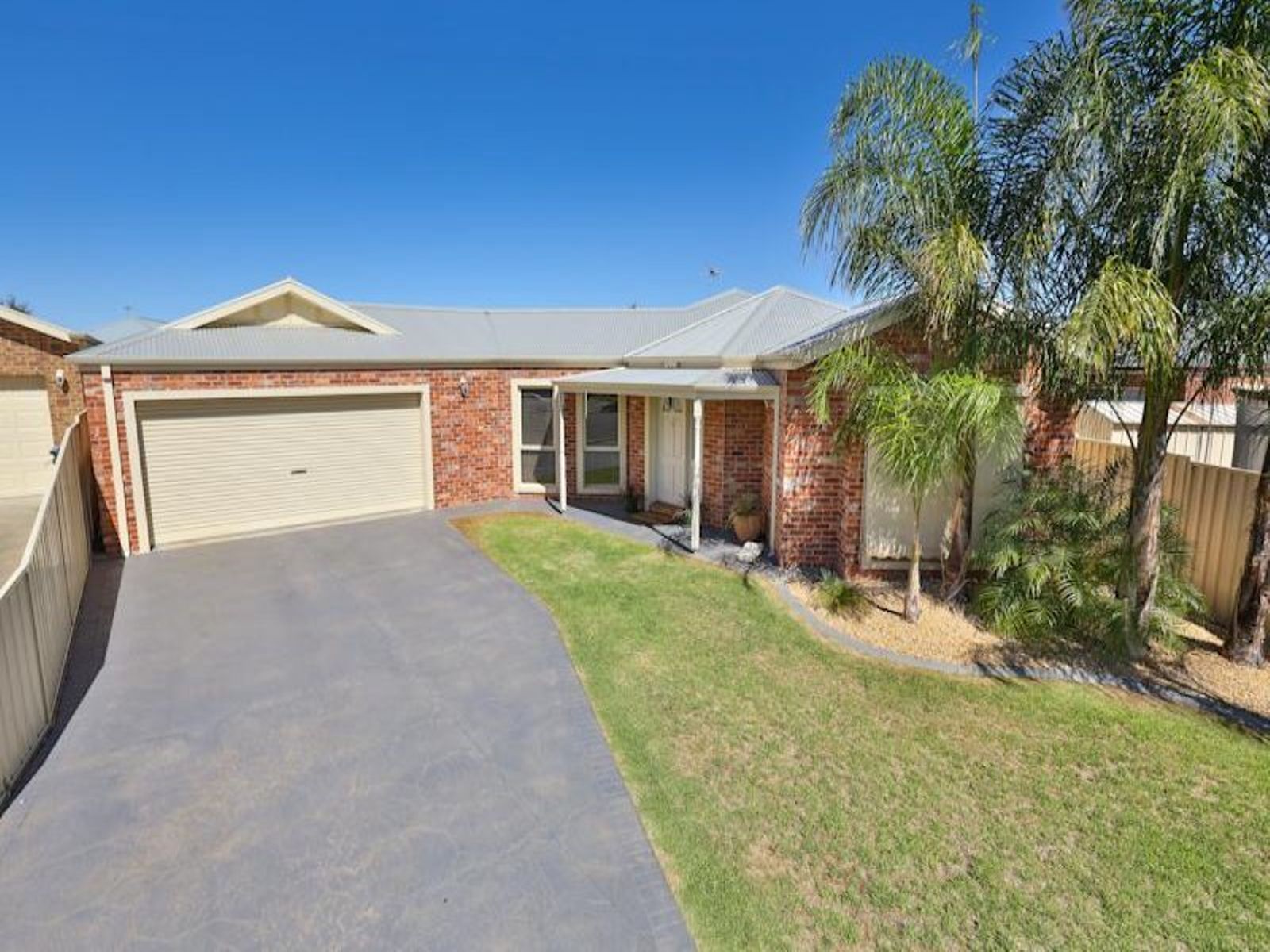 5 Chase Court