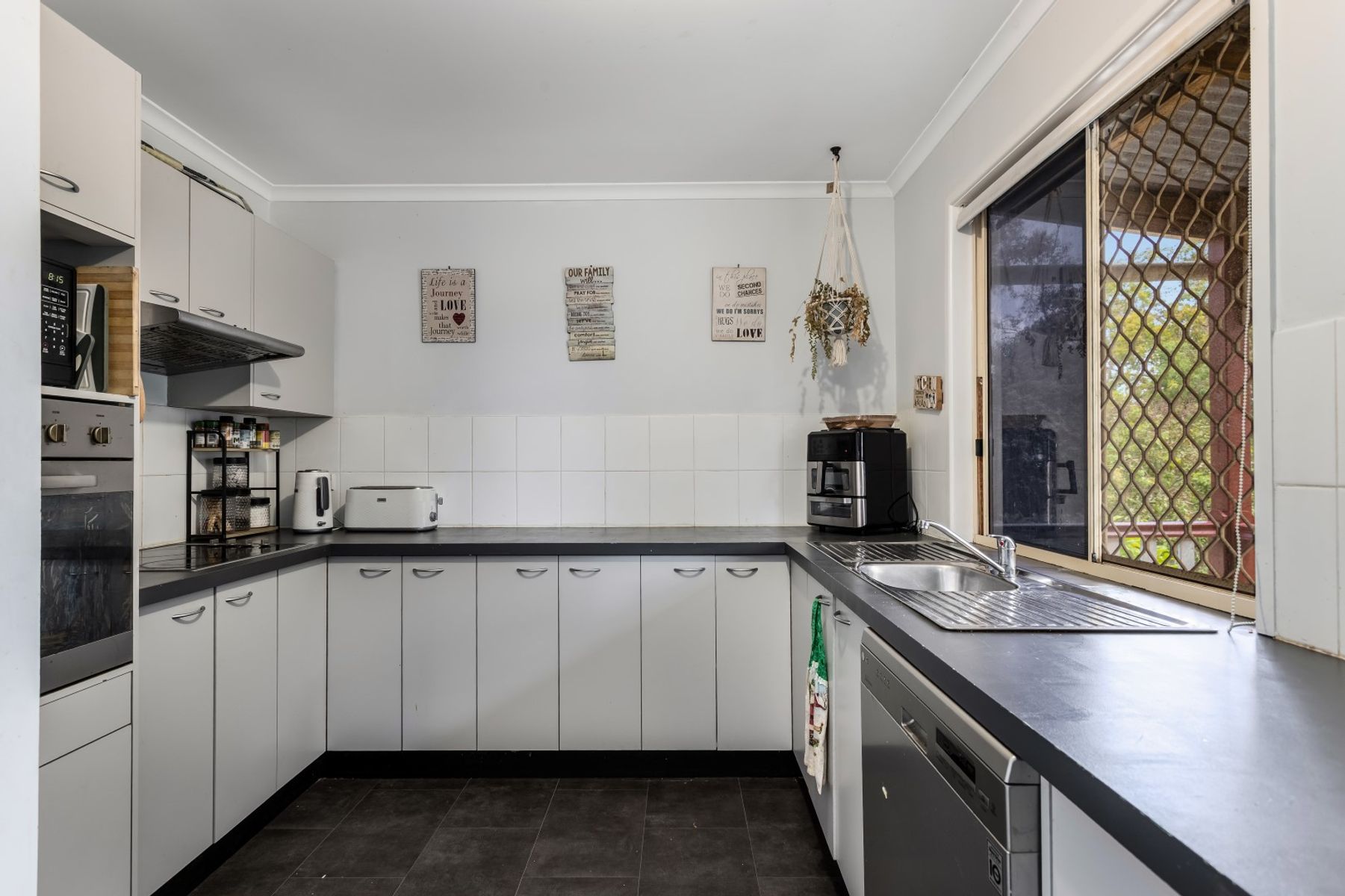 42 Gutt Road, Regency Downs QLD 4341, Regency Downs - Thumbnail 4