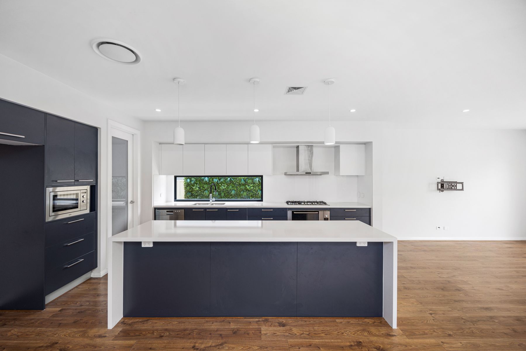 8 Horsley Road, Revesby NSW 2212, Revesby - Thumbnail 2
