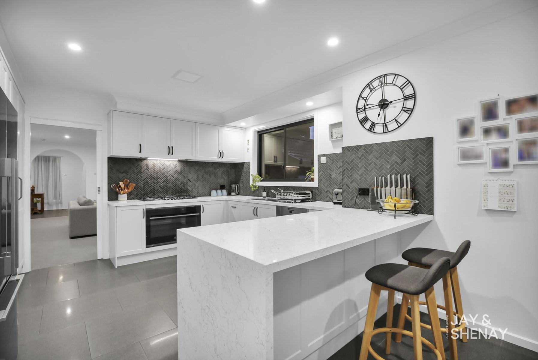 37 Endeavour Crescent, Endeavour Hills, VIC 3802, Endeavour Hills - Thumbnail 3