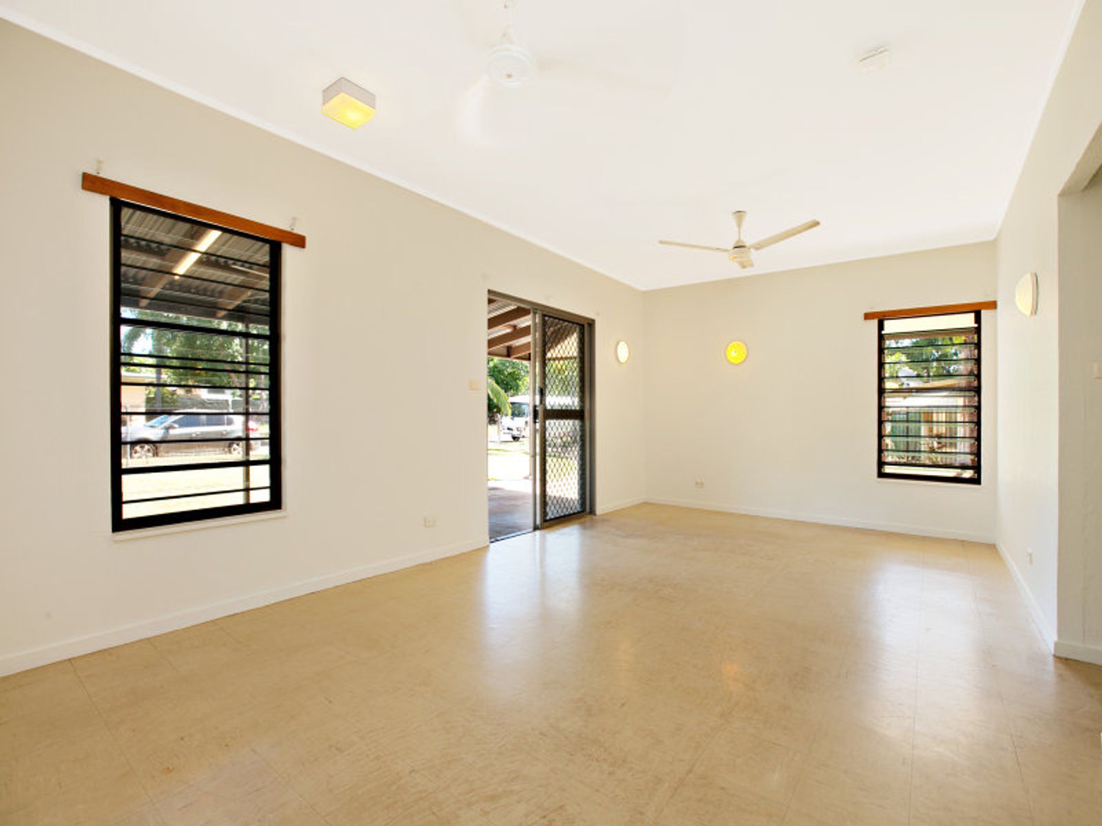 10 Elsinore Court, Anula NT 0812, Anula - Thumbnail 3
