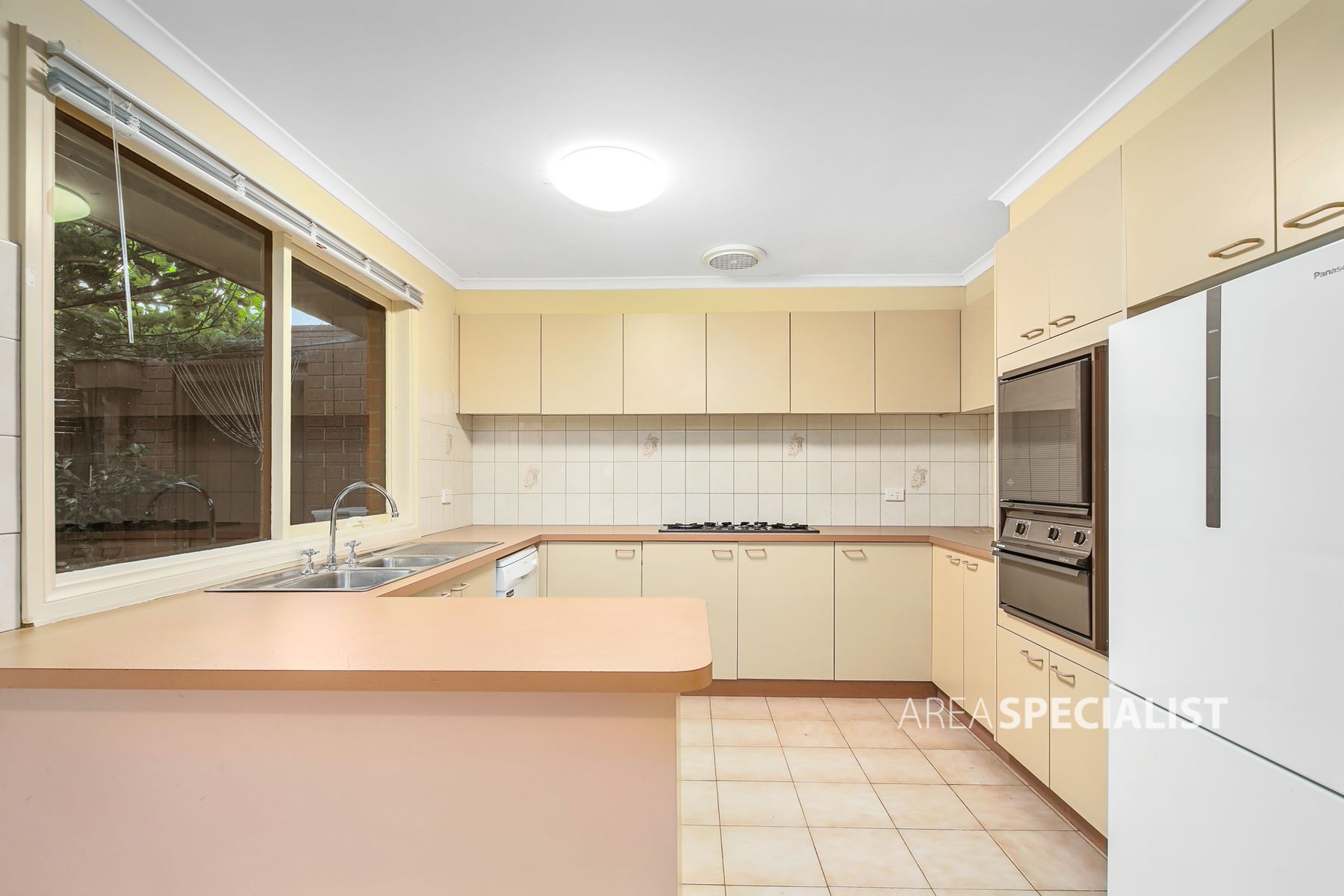 2/12, Springvale South - Thumbnail 3