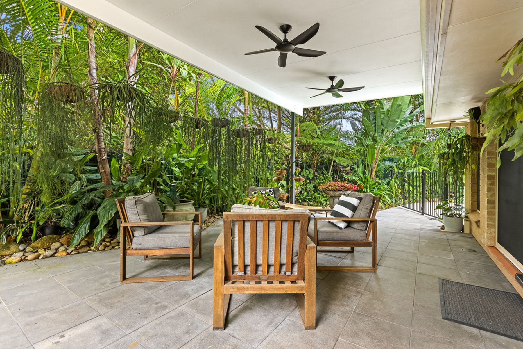2 Palm Place, Byron Bay NSW 2481, Byron Bay - Thumbnail 3