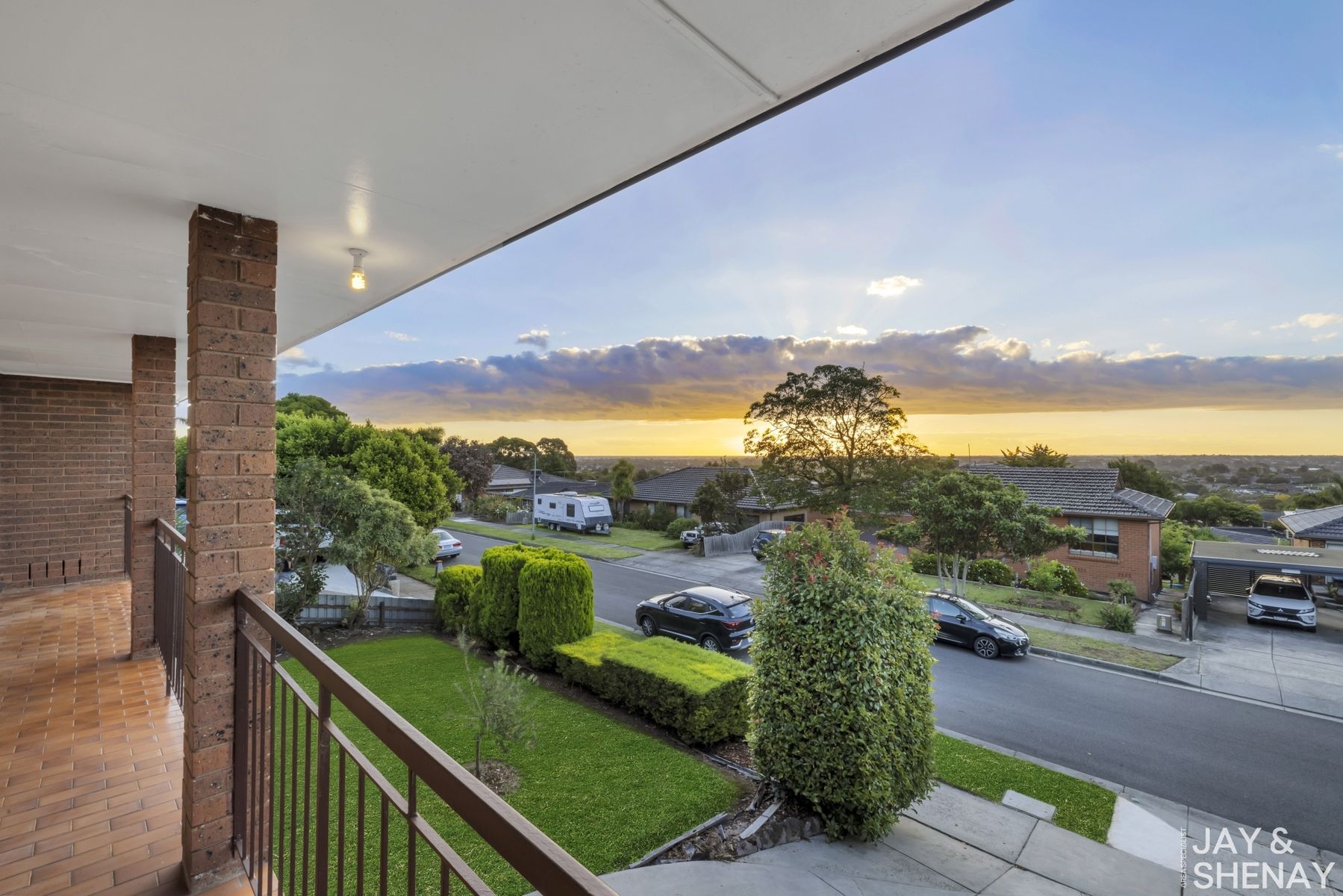 5 Gray Close, Endeavour Hills, VIC 3802, Endeavour Hills - Thumbnail 2
