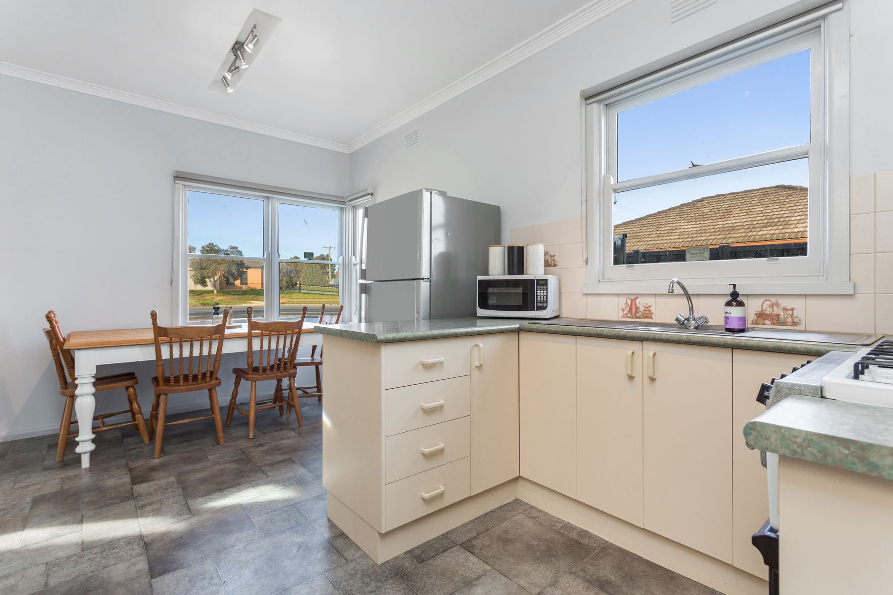 41 Strickland Road, East Bendigo VIC 3550, East Bendigo - Thumbnail 2
