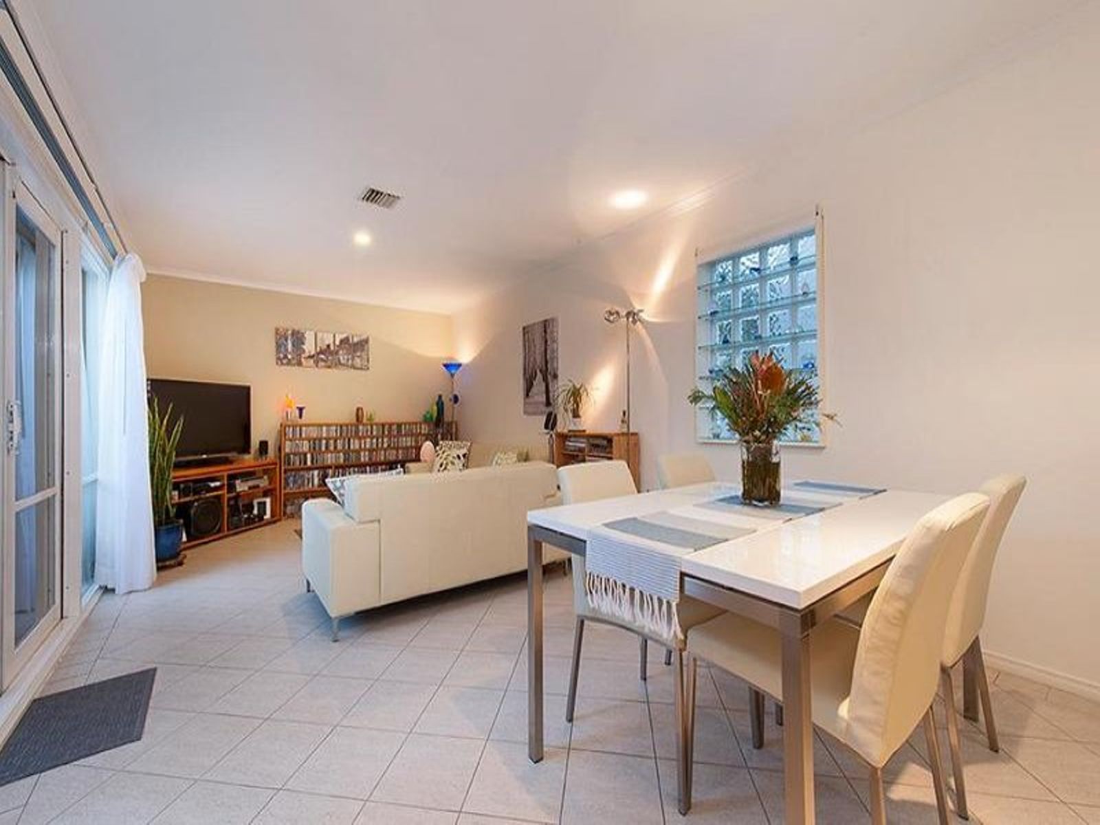15 Merino Mews, Kensington - Thumbnail 6