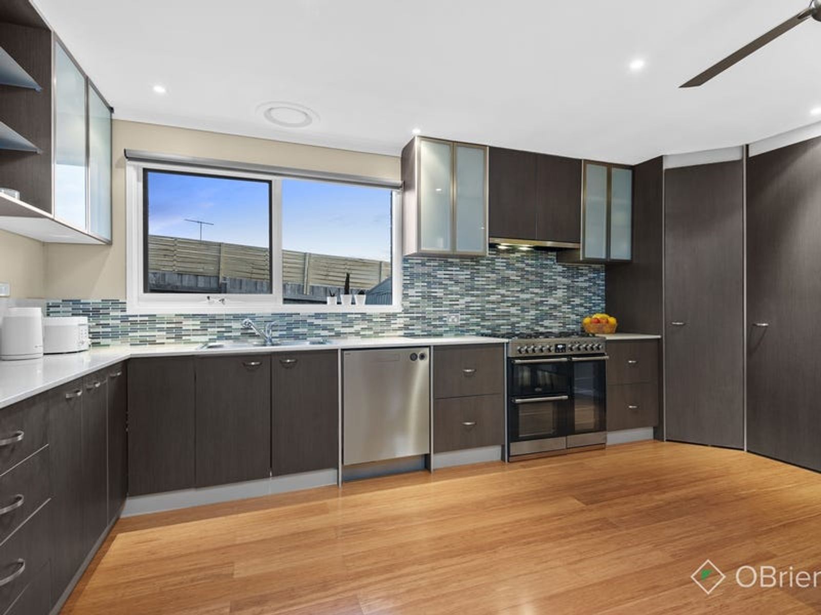 2 Paul Court, Endeavour Hills, VIC 3802, Endeavour Hills - Thumbnail 3