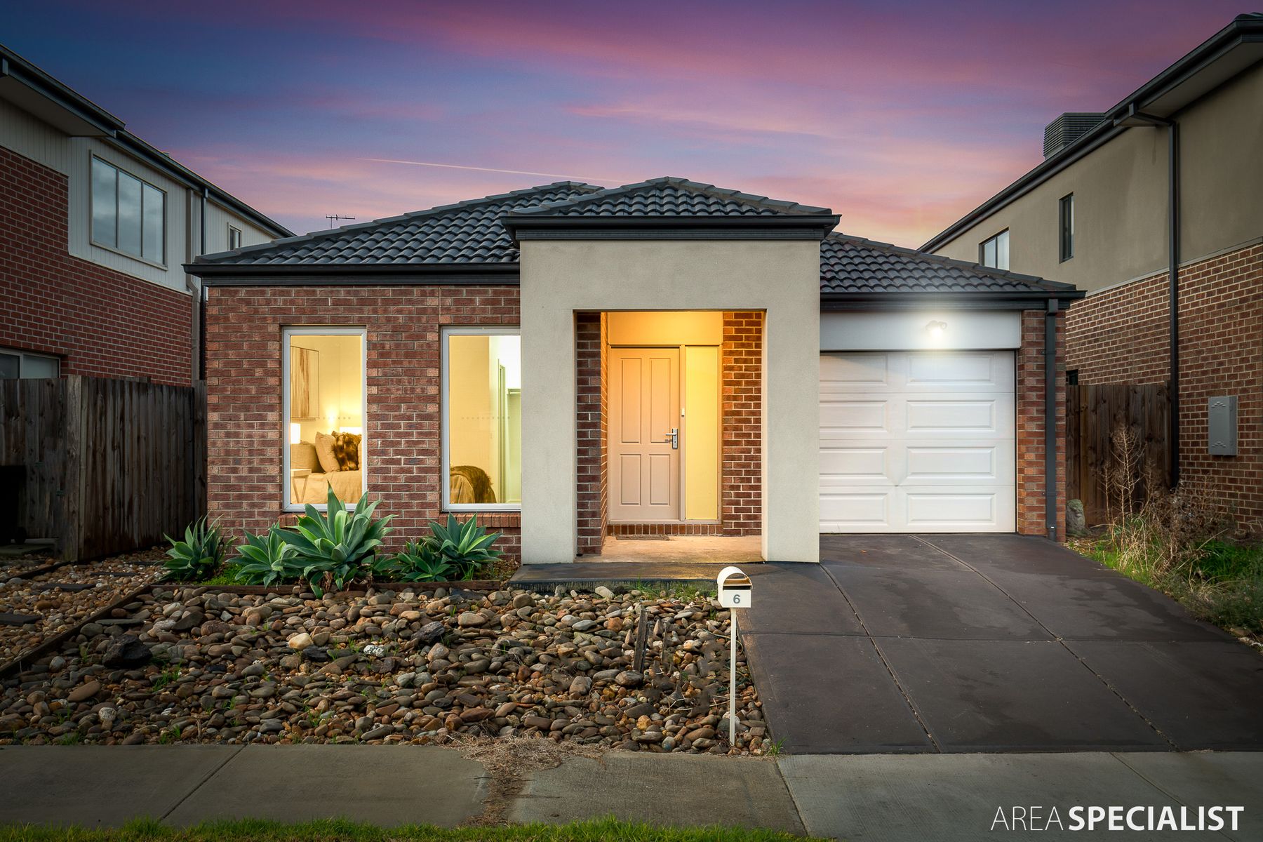 6 Oberon Street, Point Cook, VIC 3030, Point Cook - Thumbnail 2
