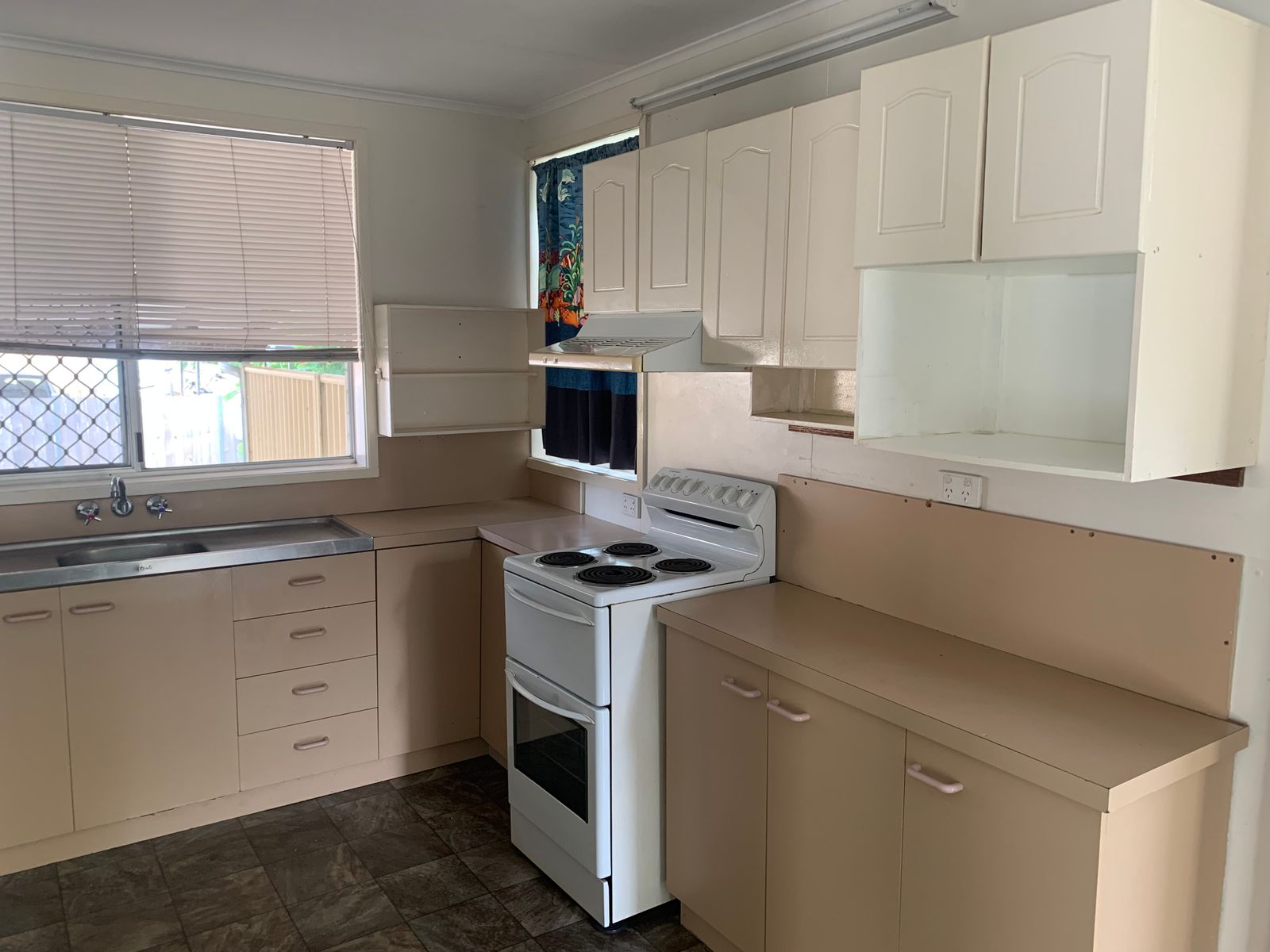 6/8 East Gordon Street, Mackay QLD 4740, Mackay - Thumbnail 2