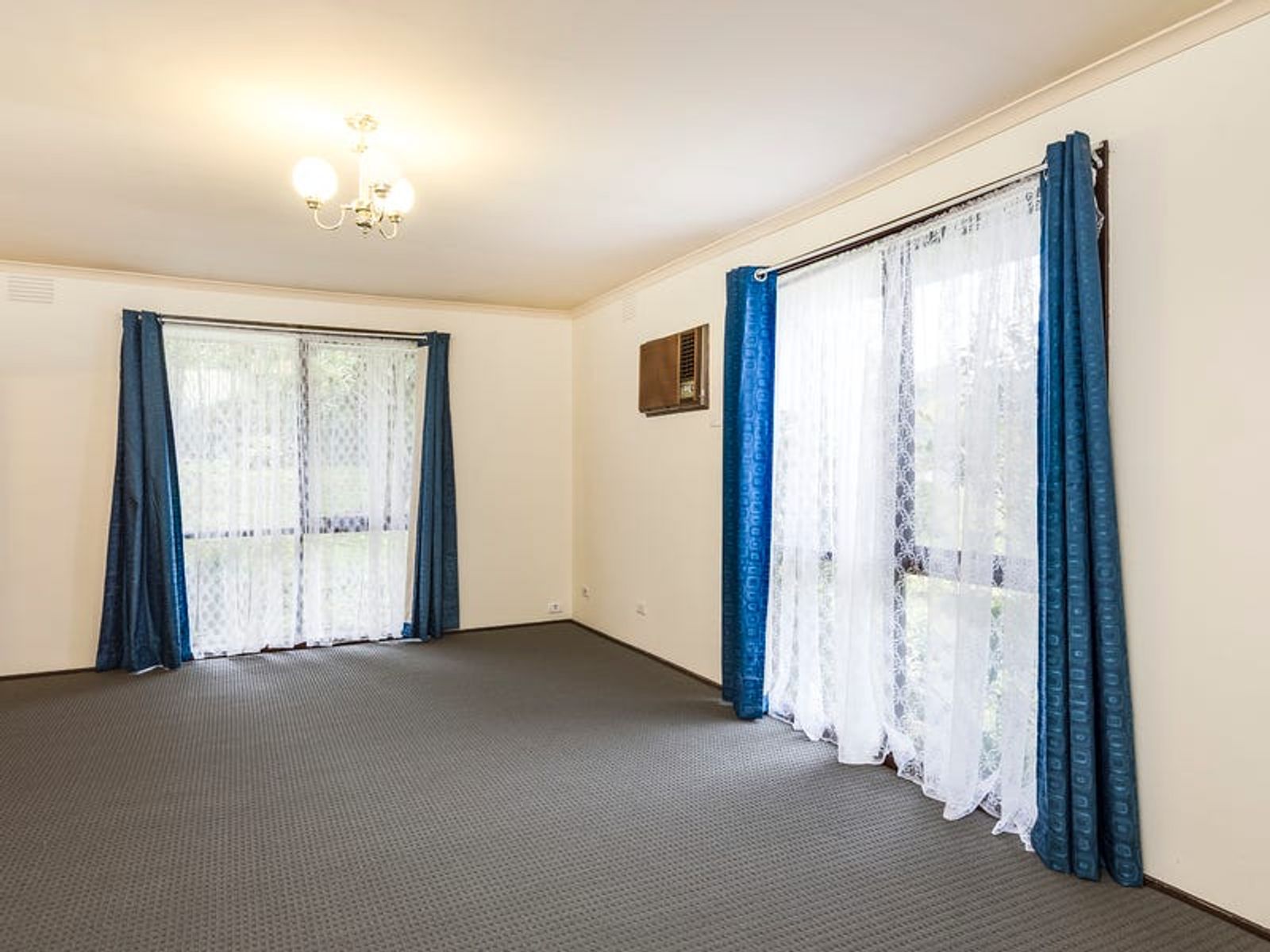 4 Hutchins Avenue, Endeavour Hills, VIC 3802, Endeavour Hills - Thumbnail 6