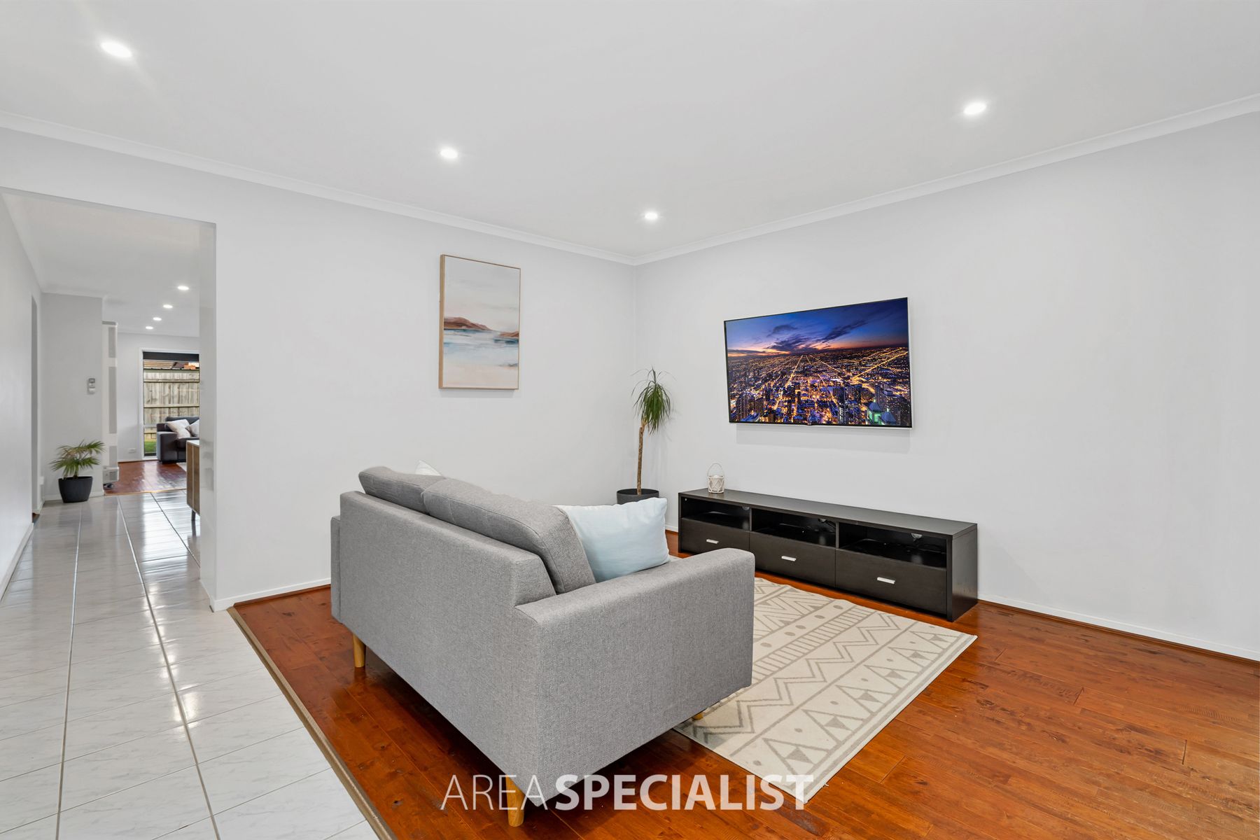 5 Dunmore Court, Cranbourne, VIC 3977, Cranbourne - Thumbnail 3